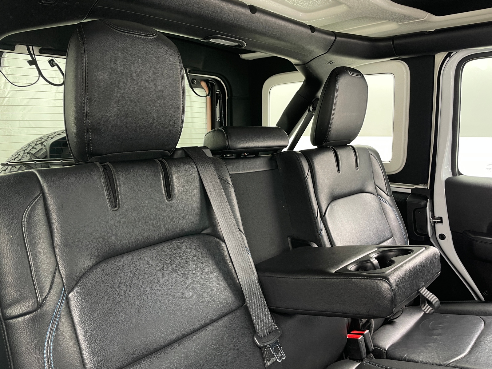 Thumbnail: 2022 Jeep Wrangler - 5