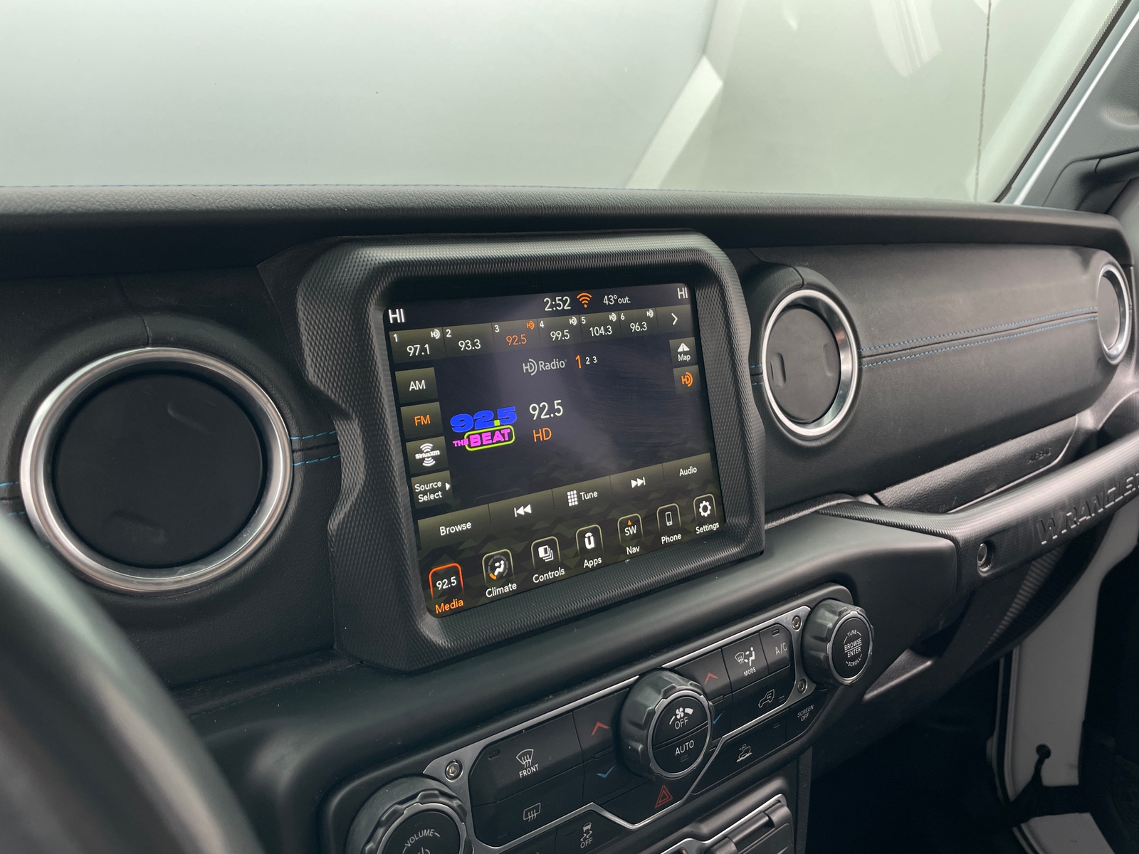 Thumbnail: 2022 Jeep Wrangler - 3