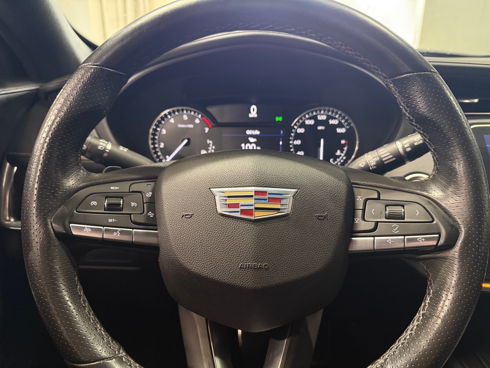 Thumbnail: 2023 Cadillac XT4 - 4