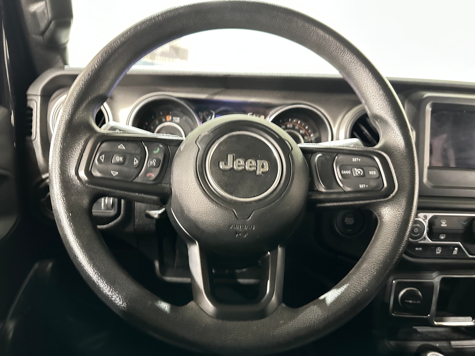 Thumbnail: 2023 Jeep Gladiator - 5