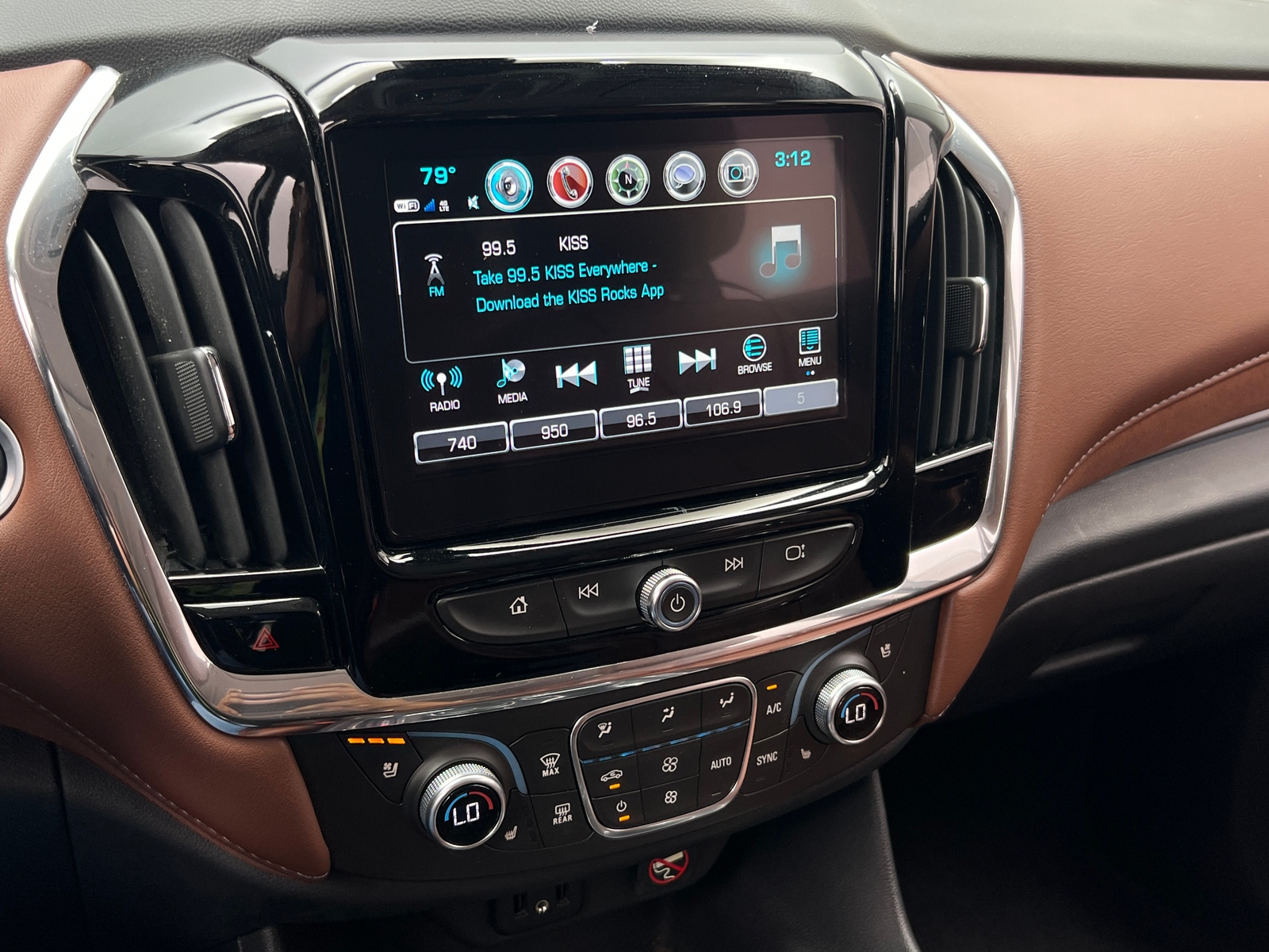 Thumbnail: 2019 Chevrolet Traverse - 3