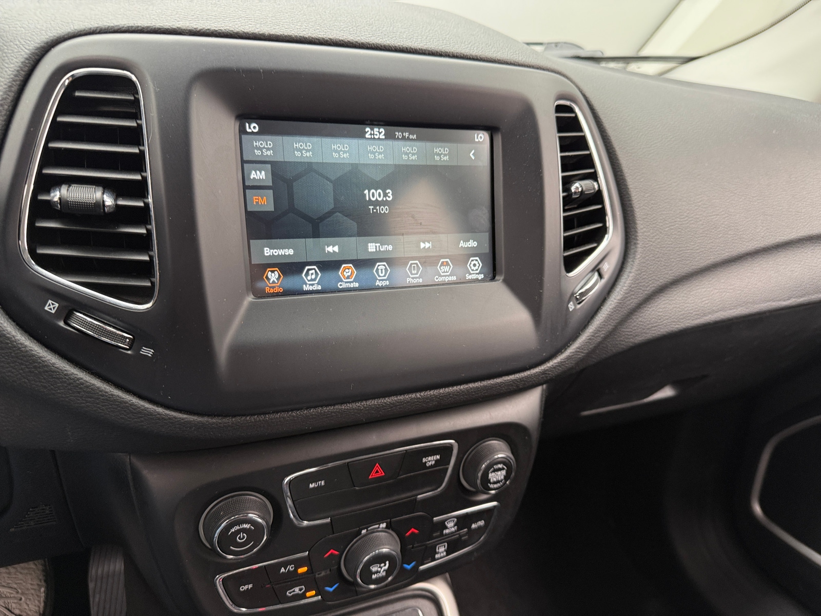 Thumbnail: 2021 Jeep Compass - 4