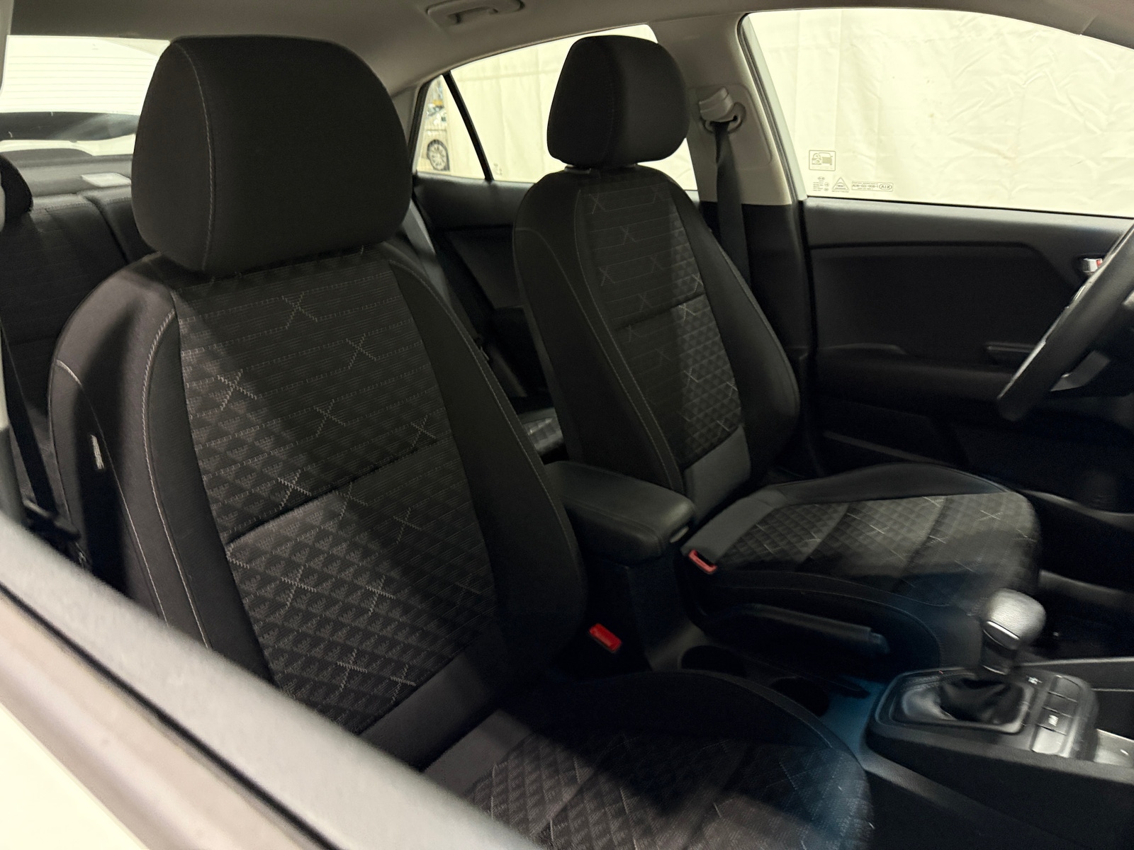 Thumbnail: 2019 Kia Rio - 2