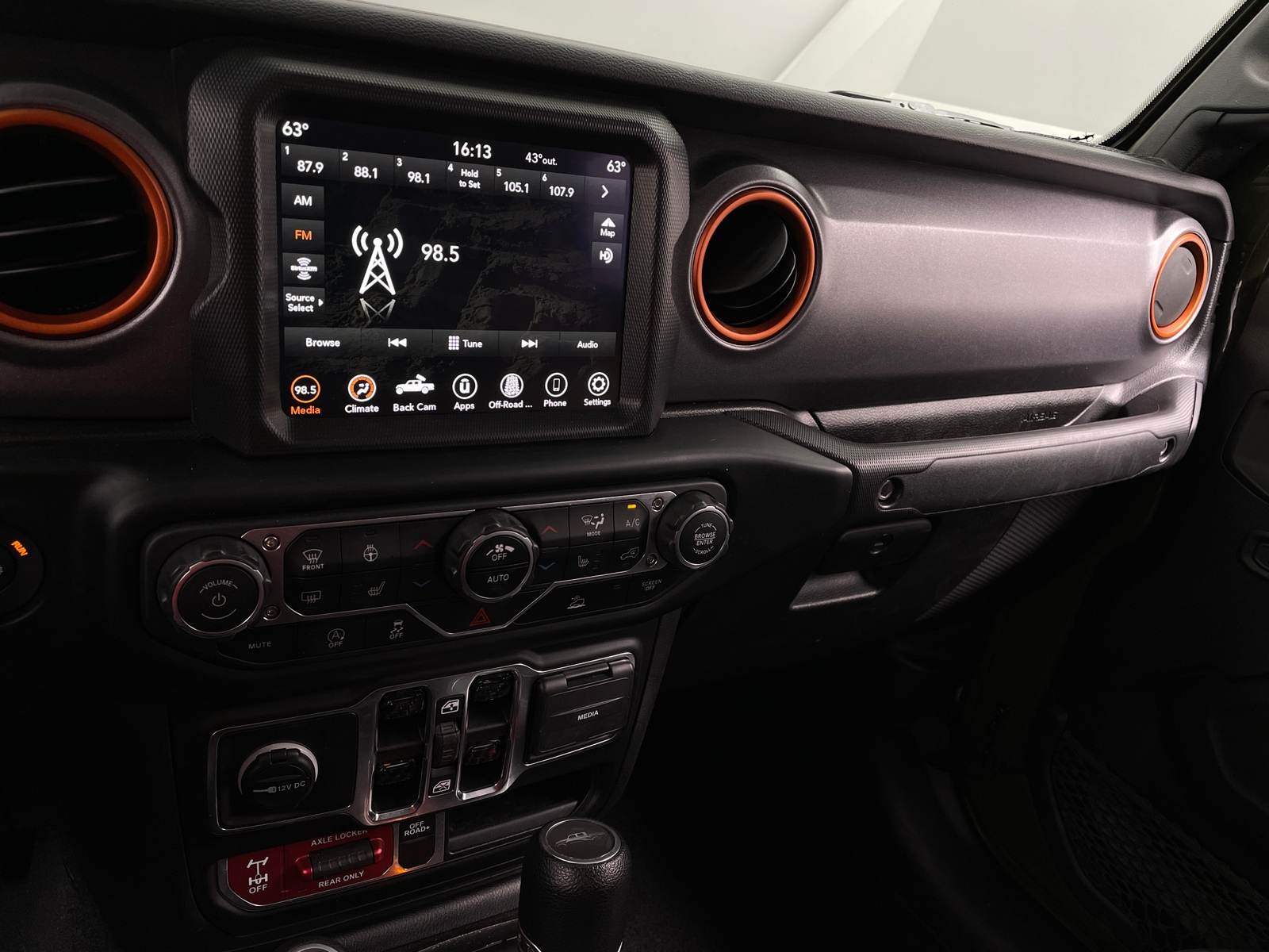 Thumbnail: 2023 Jeep Gladiator - 4