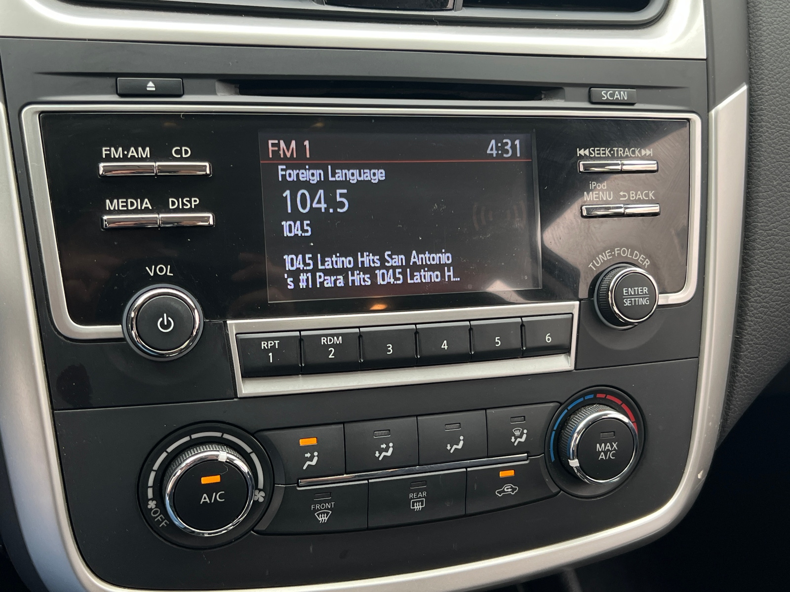 Thumbnail: 2017 Nissan Altima - 4