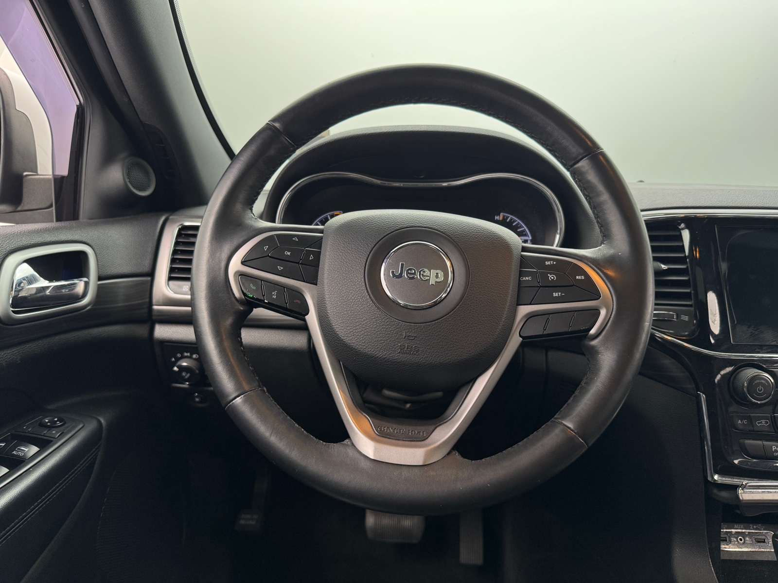 Thumbnail: 2019 Jeep Grand Cherokee - 4