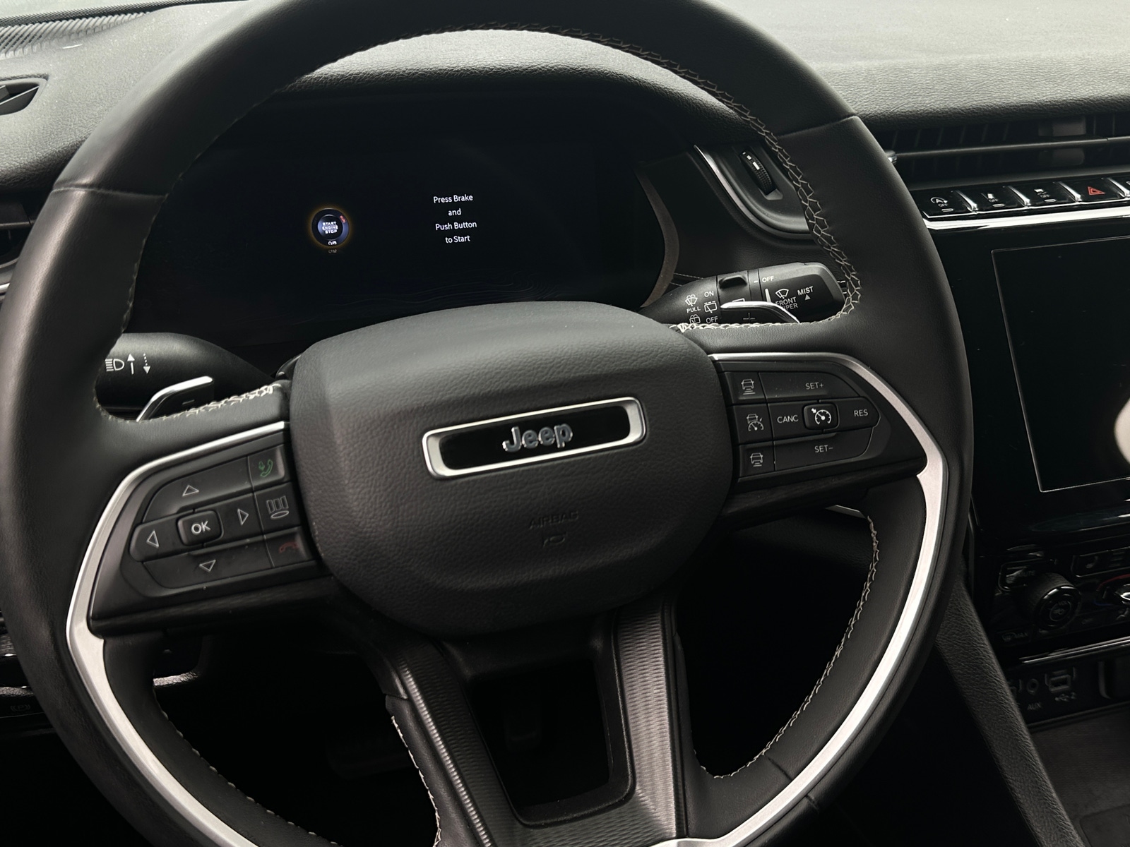 Thumbnail: 2023 Jeep Grand Cherokee L - 4