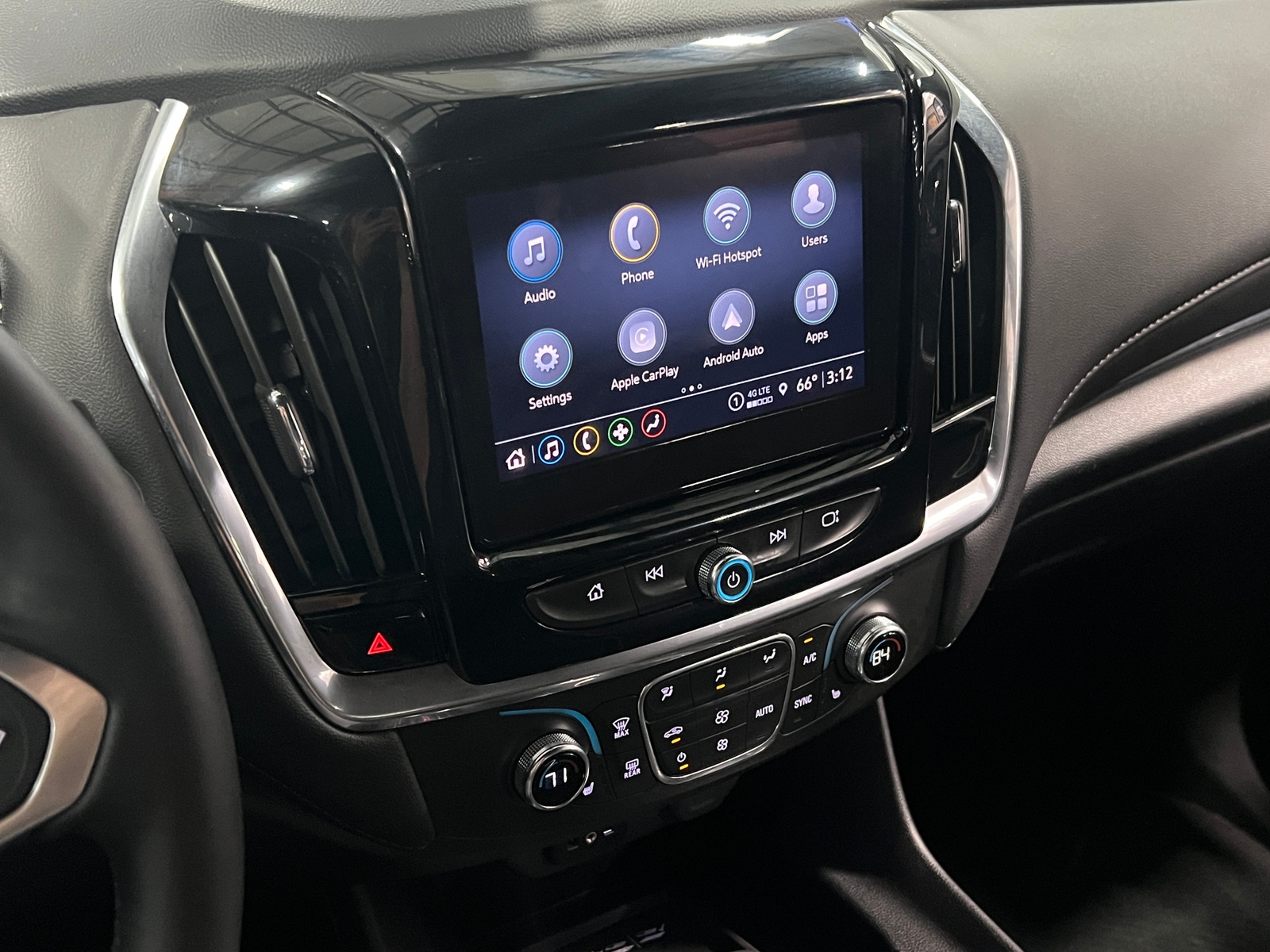 Thumbnail: 2023 Chevrolet Traverse - 4