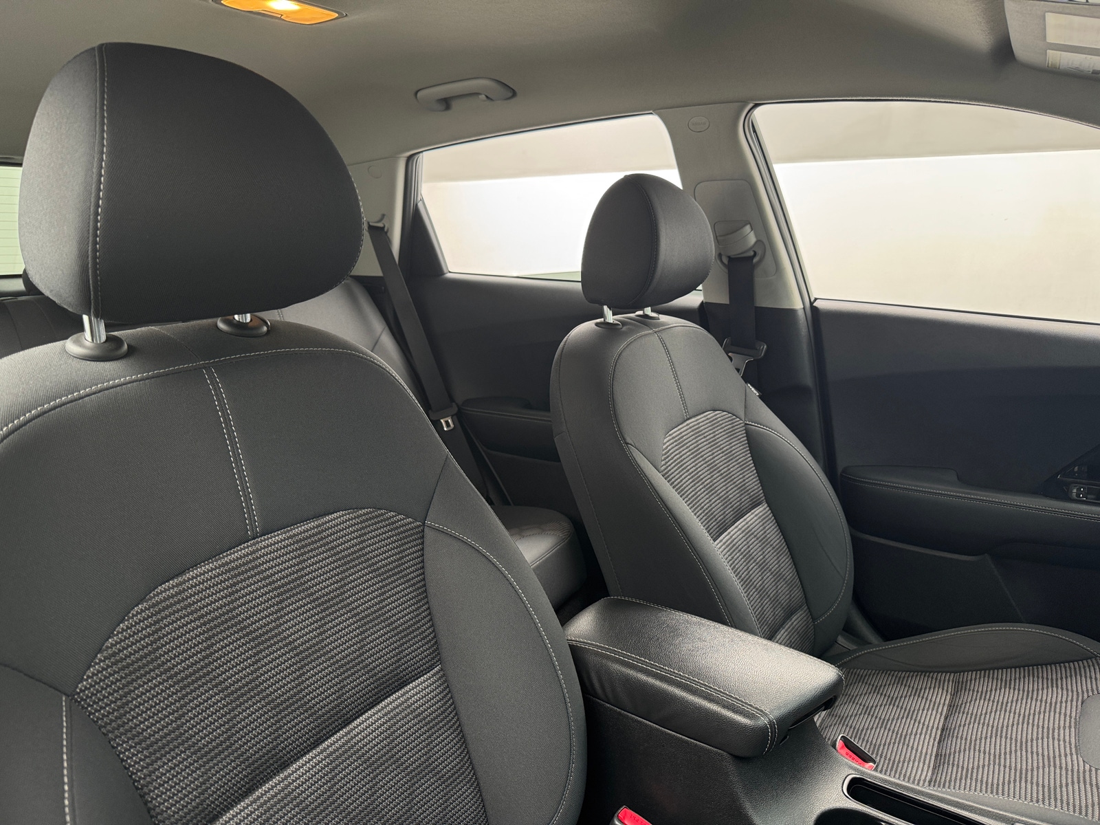 Thumbnail: 2020 Kia Niro - 2