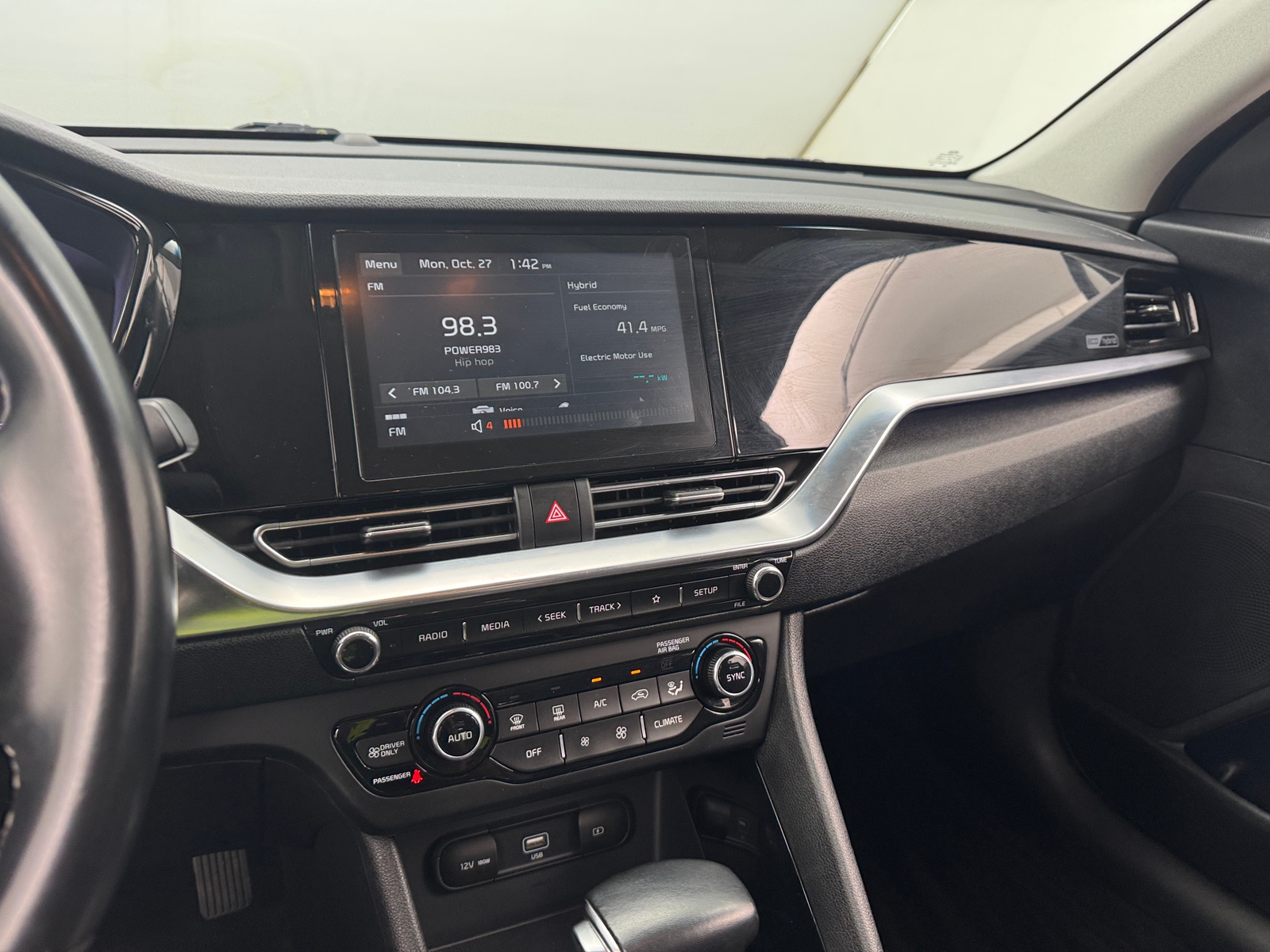 Thumbnail: 2020 Kia Niro - 4