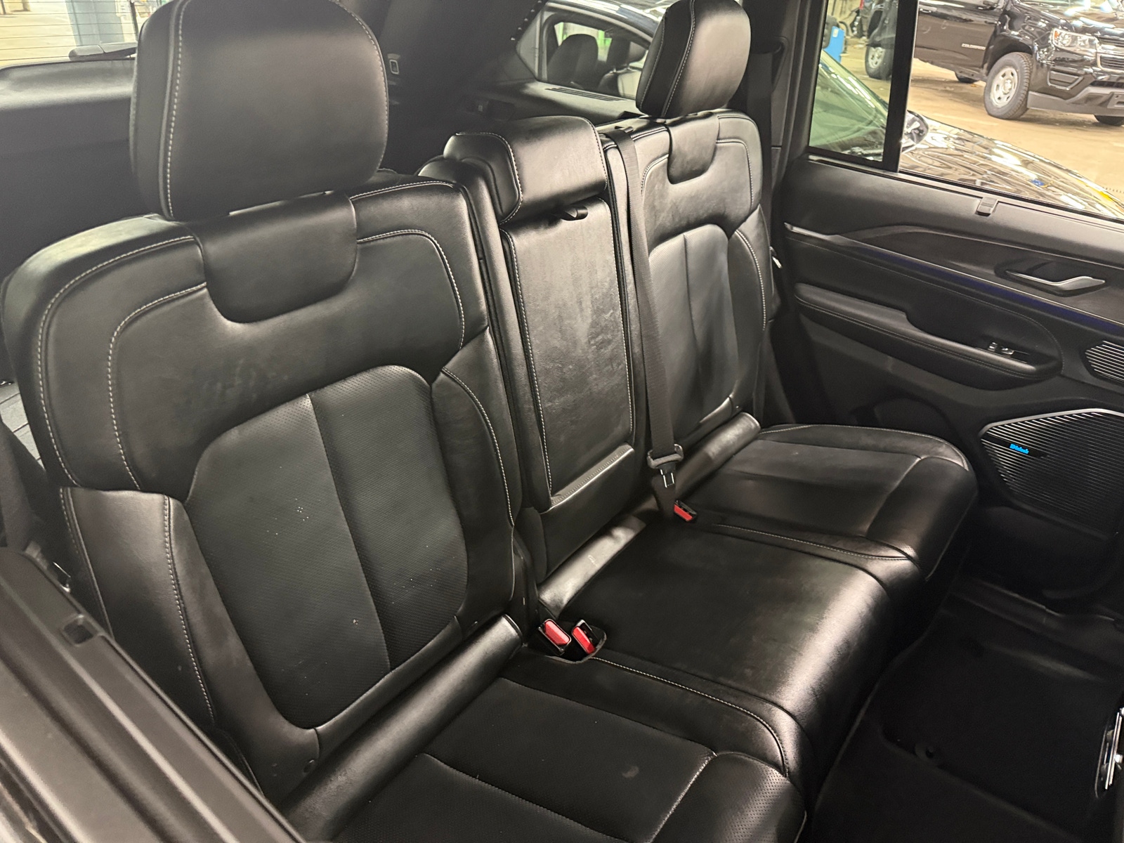 Thumbnail: 2022 Jeep Grand Cherokee - 5