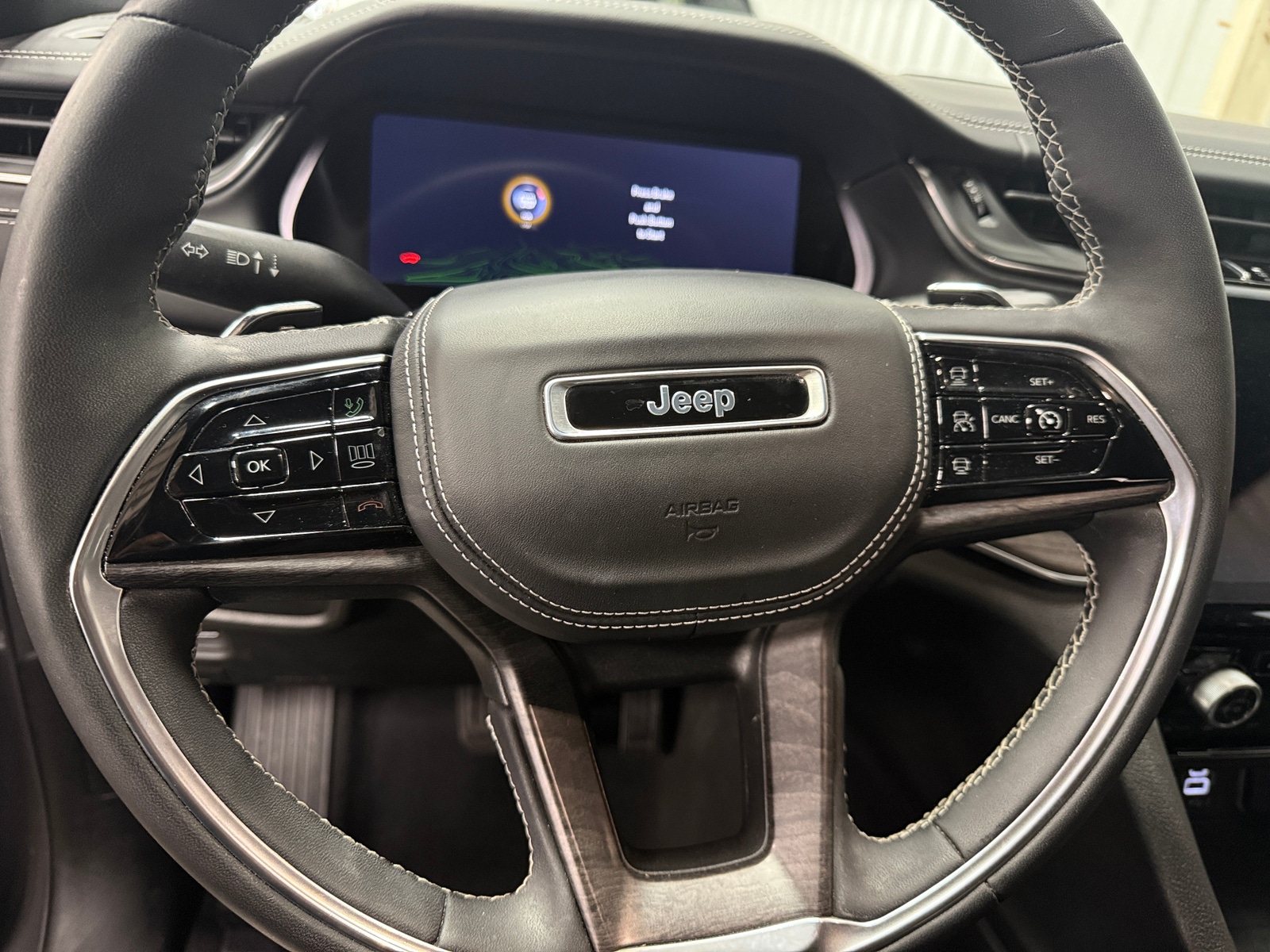 Thumbnail: 2022 Jeep Grand Cherokee - 4