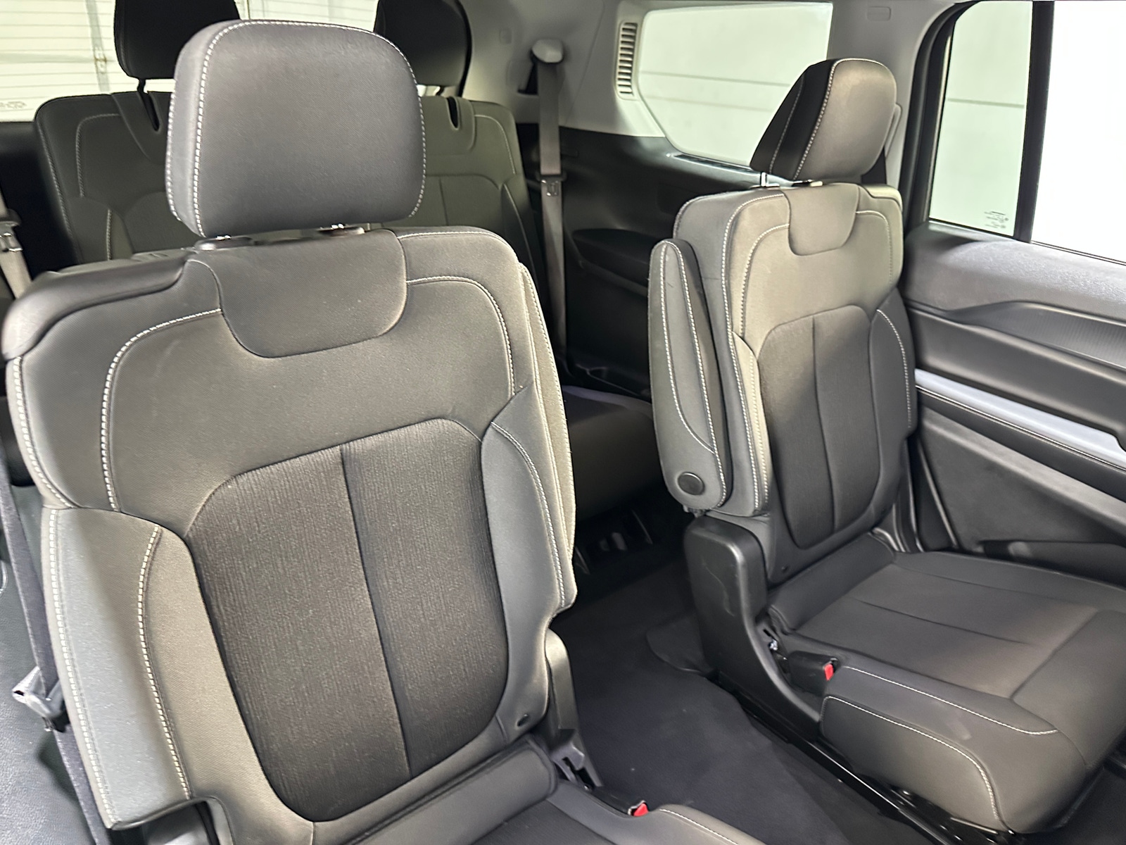 Thumbnail: 2023 Jeep Grand Cherokee L - 6