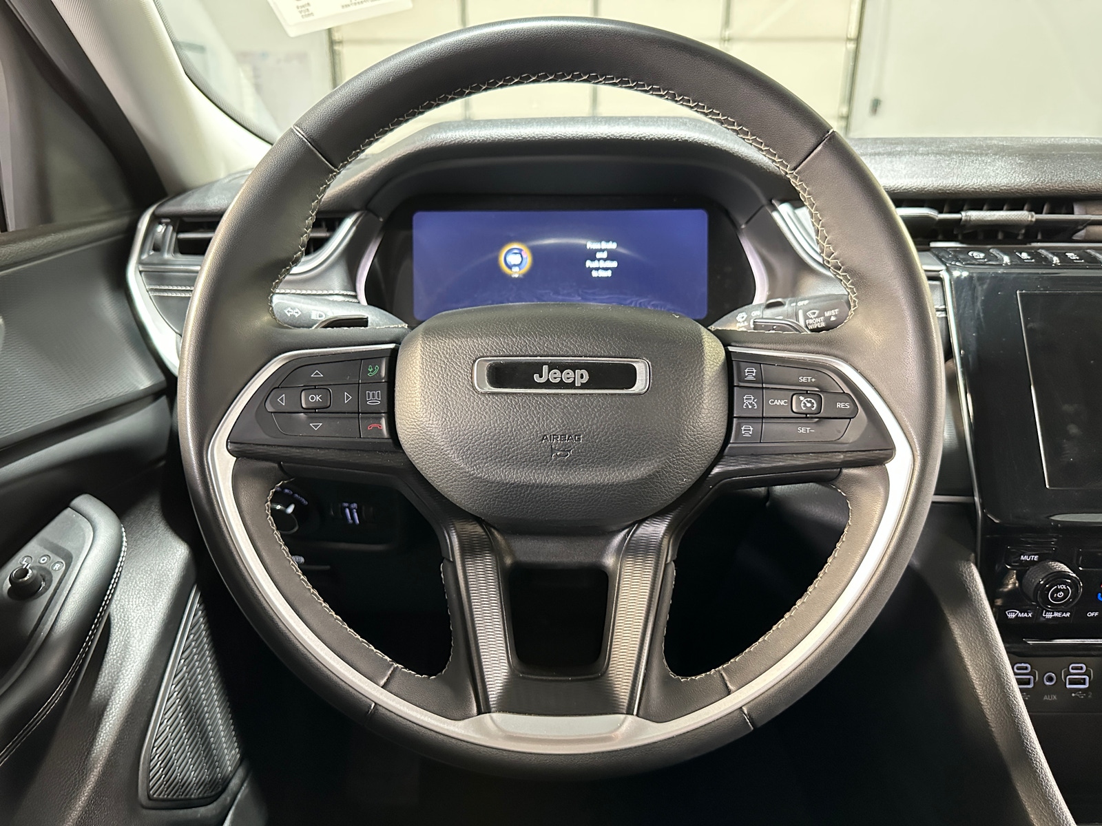 Thumbnail: 2023 Jeep Grand Cherokee L - 5