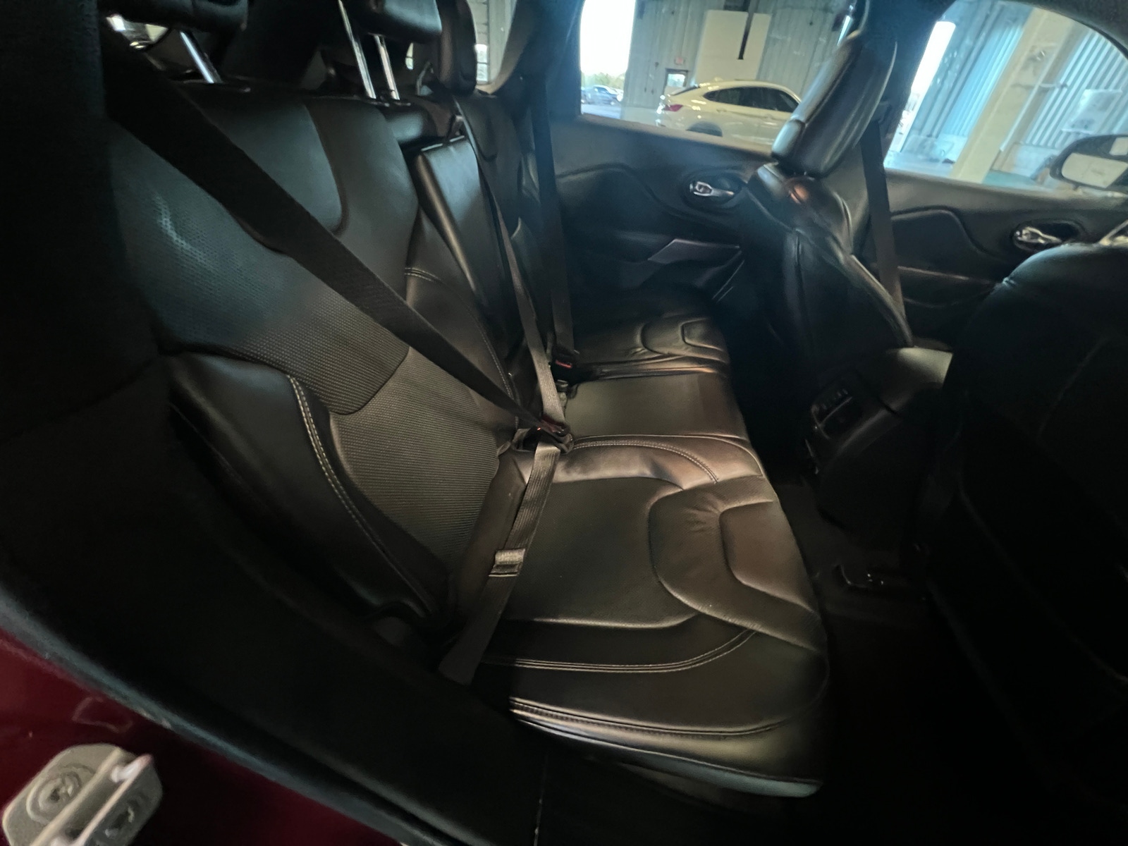 Thumbnail: 2019 Jeep Cherokee - 5