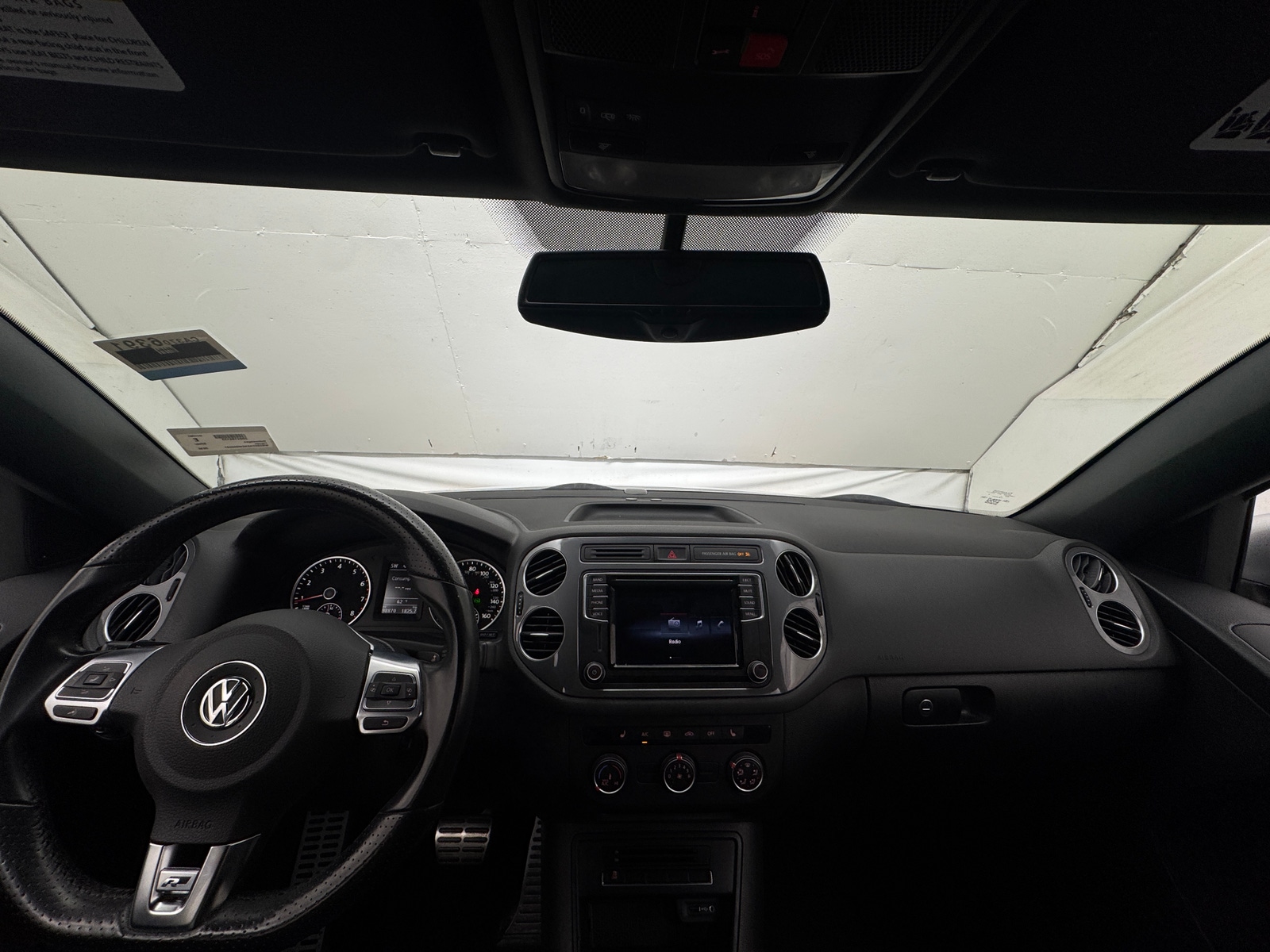 Thumbnail: 2016 Volkswagen Tiguan - 3