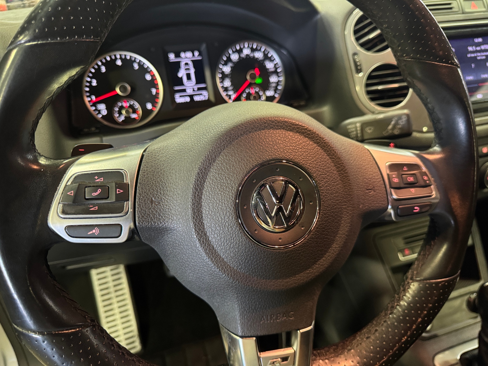 Thumbnail: 2016 Volkswagen Tiguan - 5