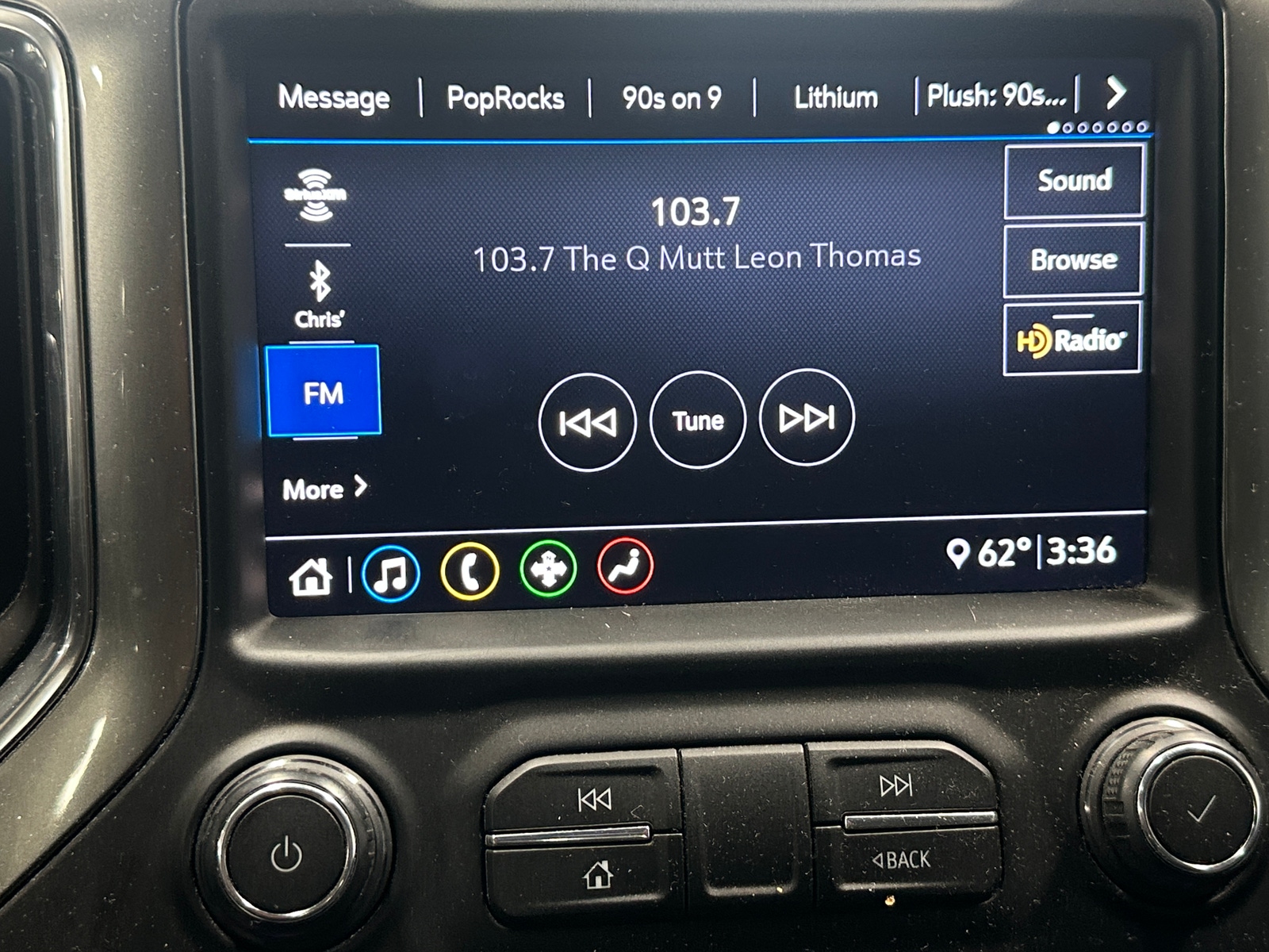 Thumbnail: 2020 Chevrolet Silverado 1500 - 3