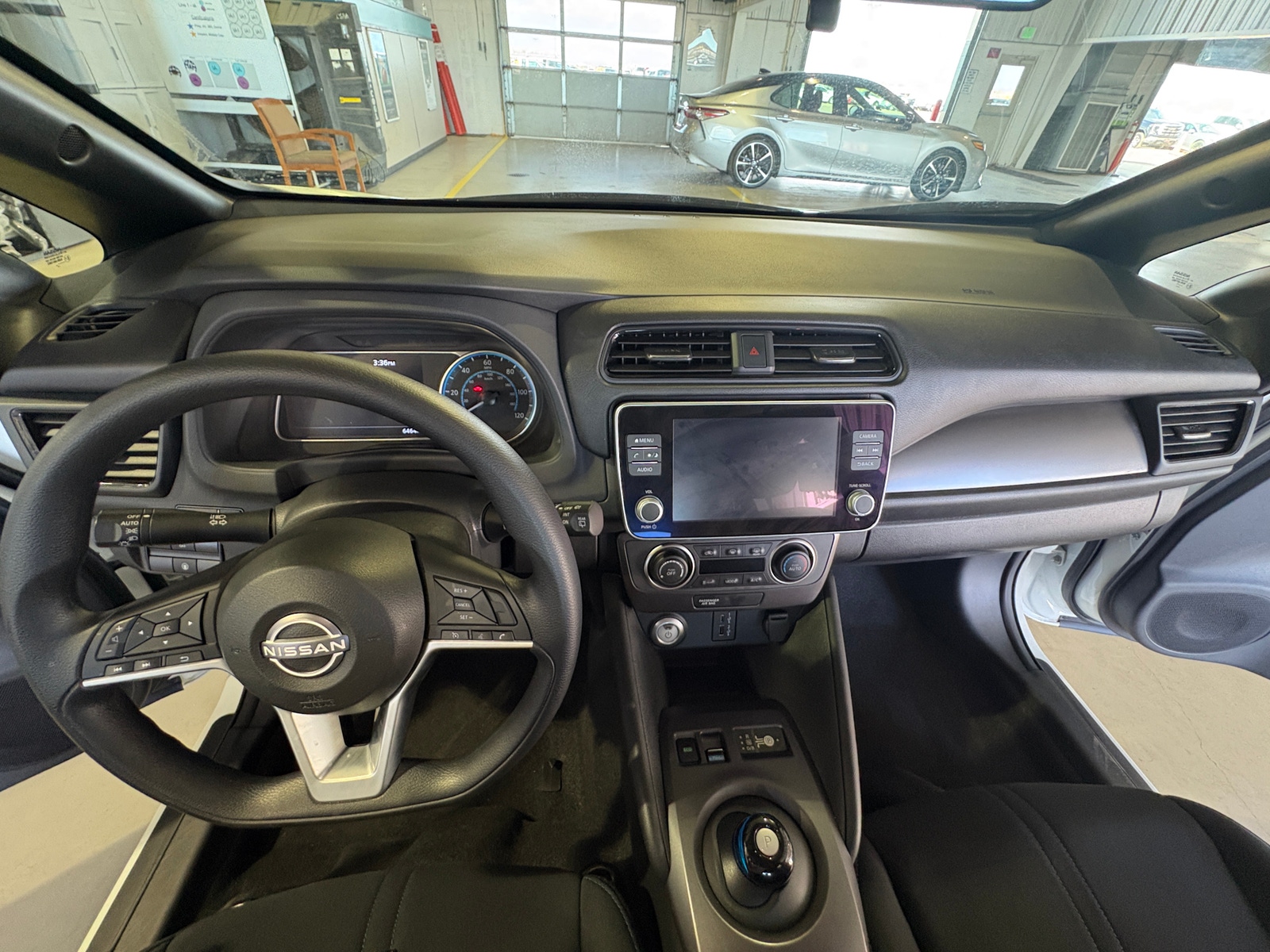 Thumbnail: 2025 Nissan Leaf - 3