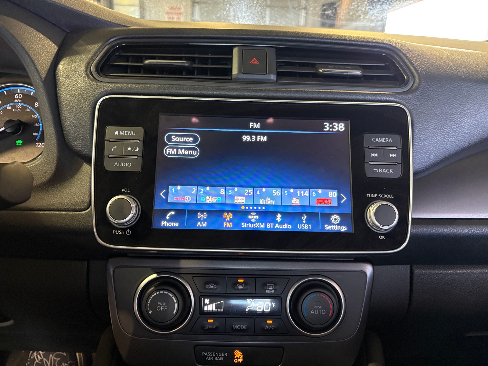 Thumbnail: 2025 Nissan Leaf - 4