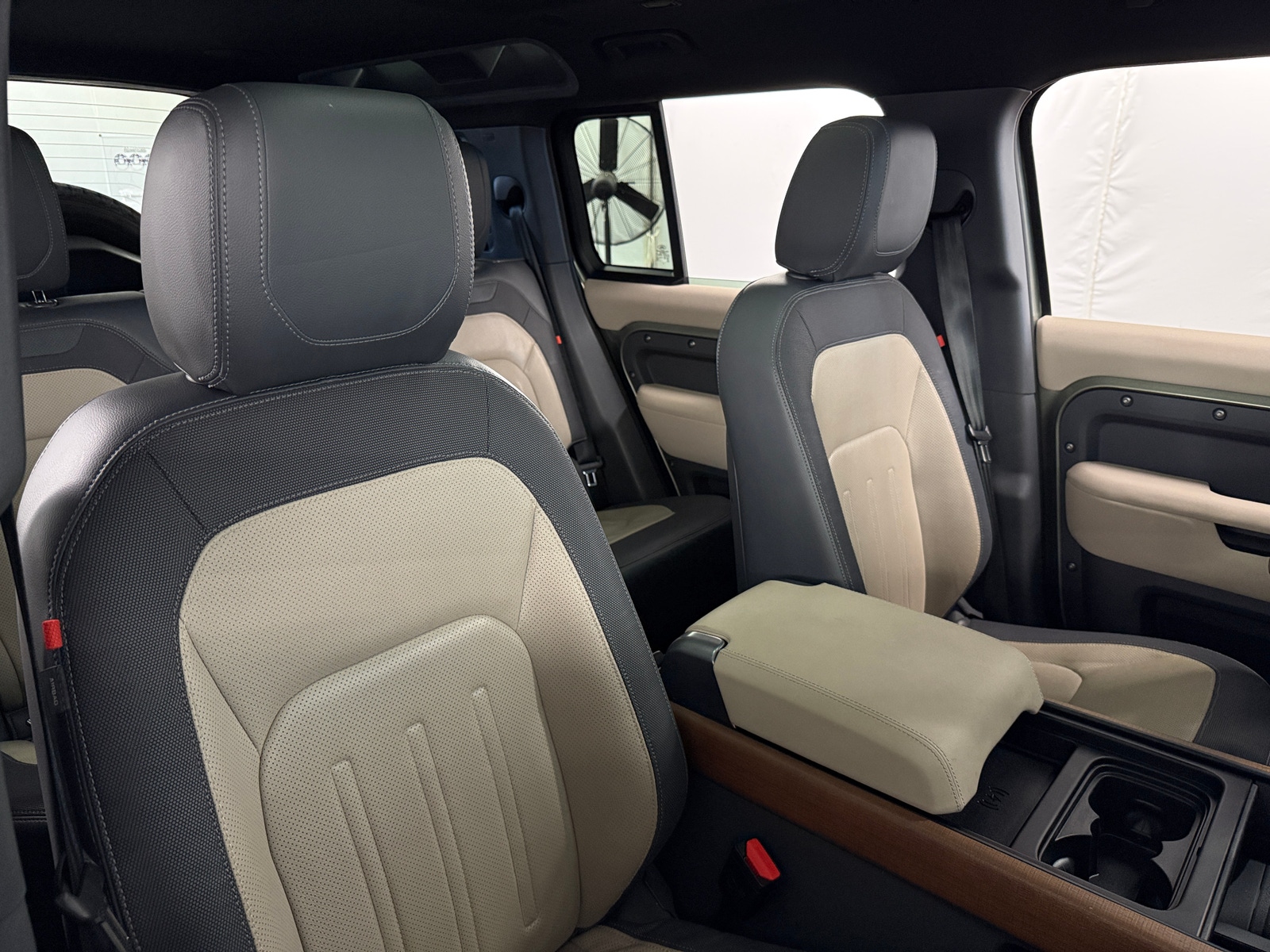 Thumbnail: 2022 Land Rover Defender - 2