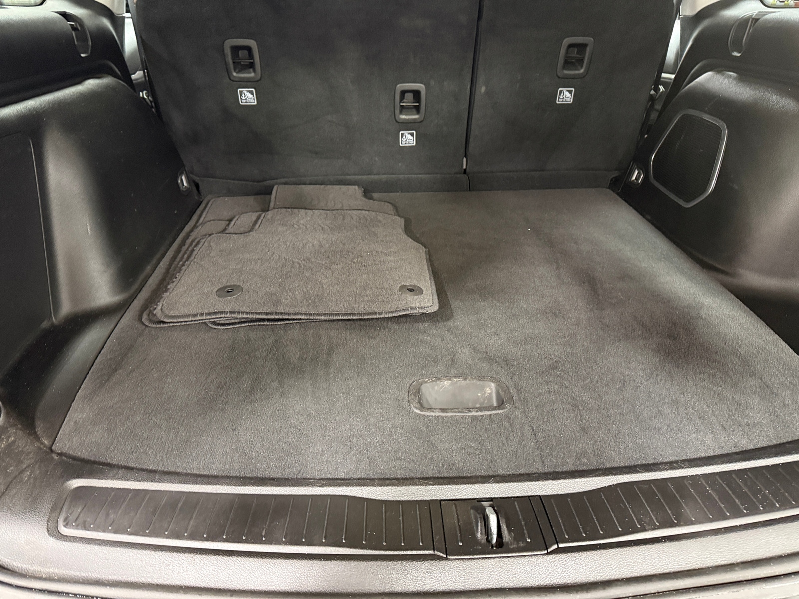 Thumbnail: 2023 Jeep Grand Cherokee - 6