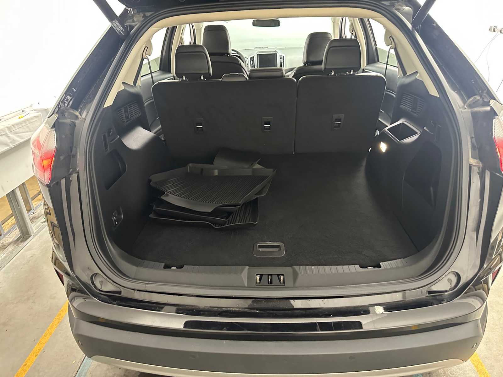 Thumbnail: 2022 Ford Edge - 6