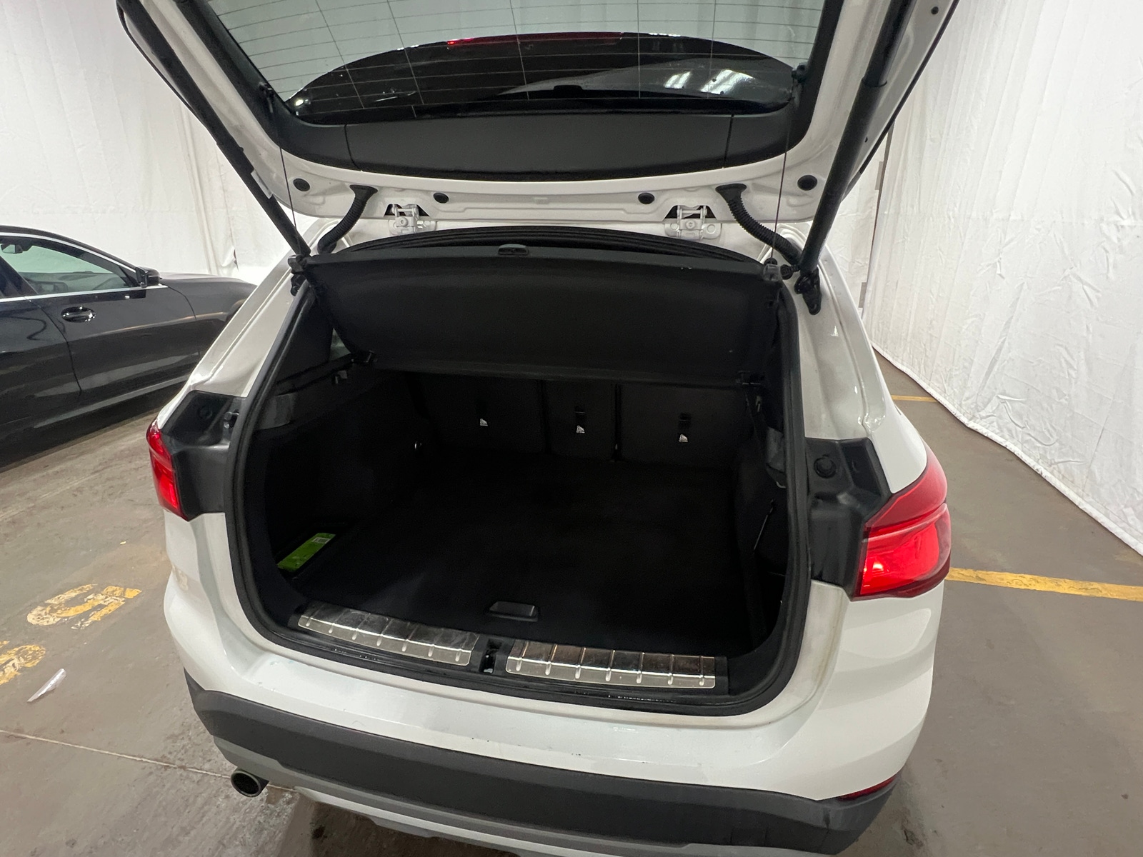 Thumbnail: 2018 BMW X1 - 6