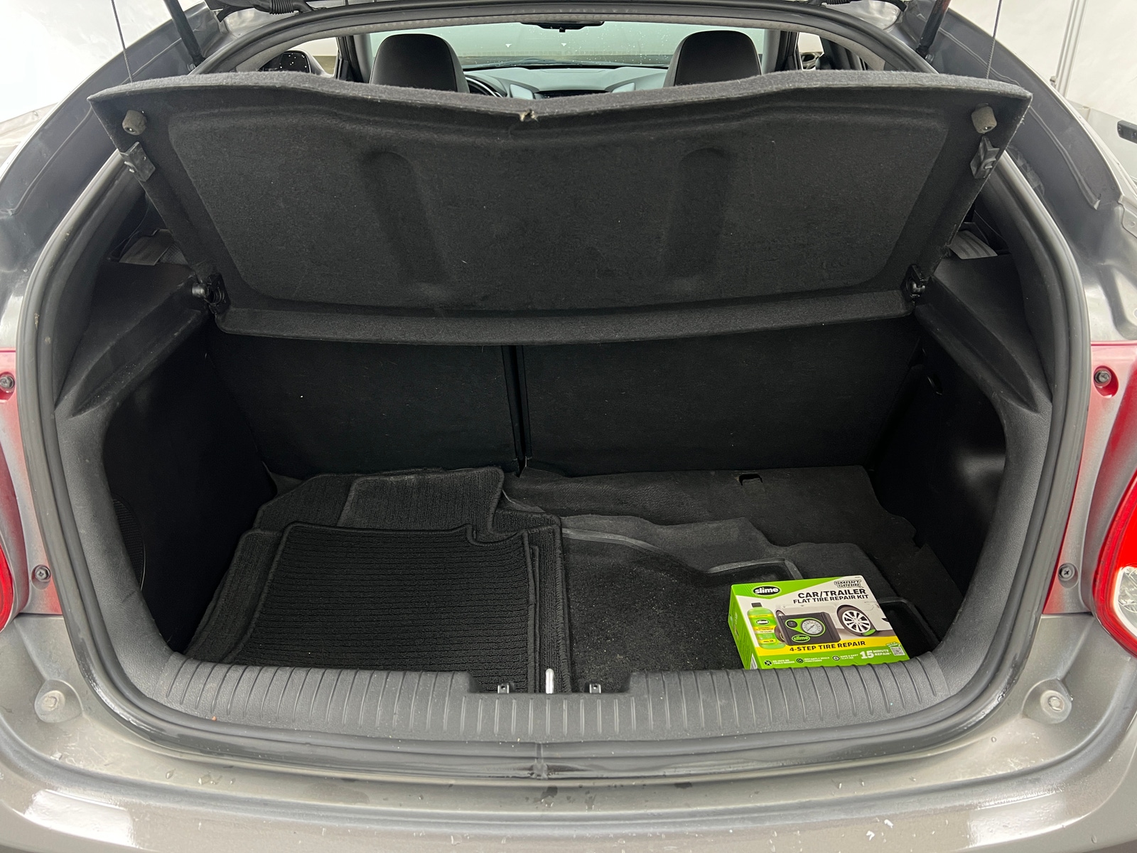 Thumbnail: 2015 Hyundai Veloster - 4