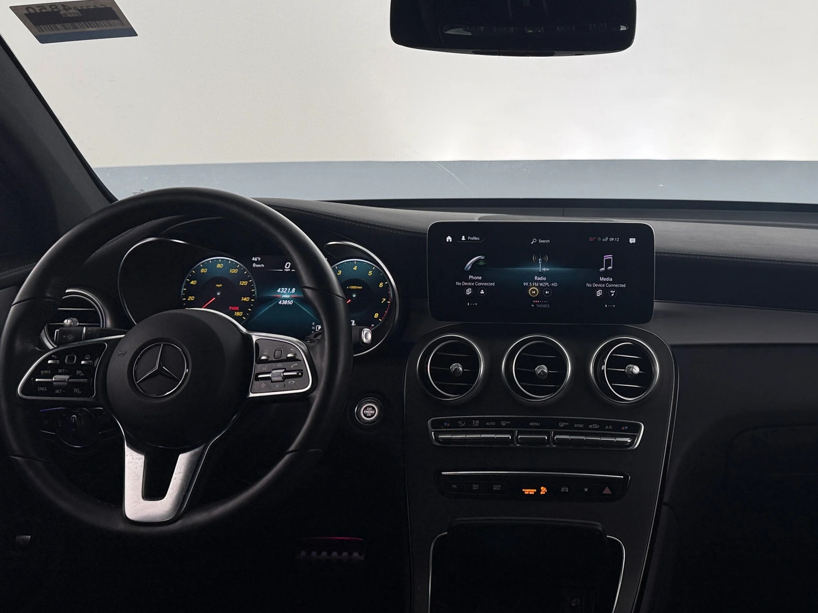 Thumbnail: 2023 Mercedes-Benz GLC - 2