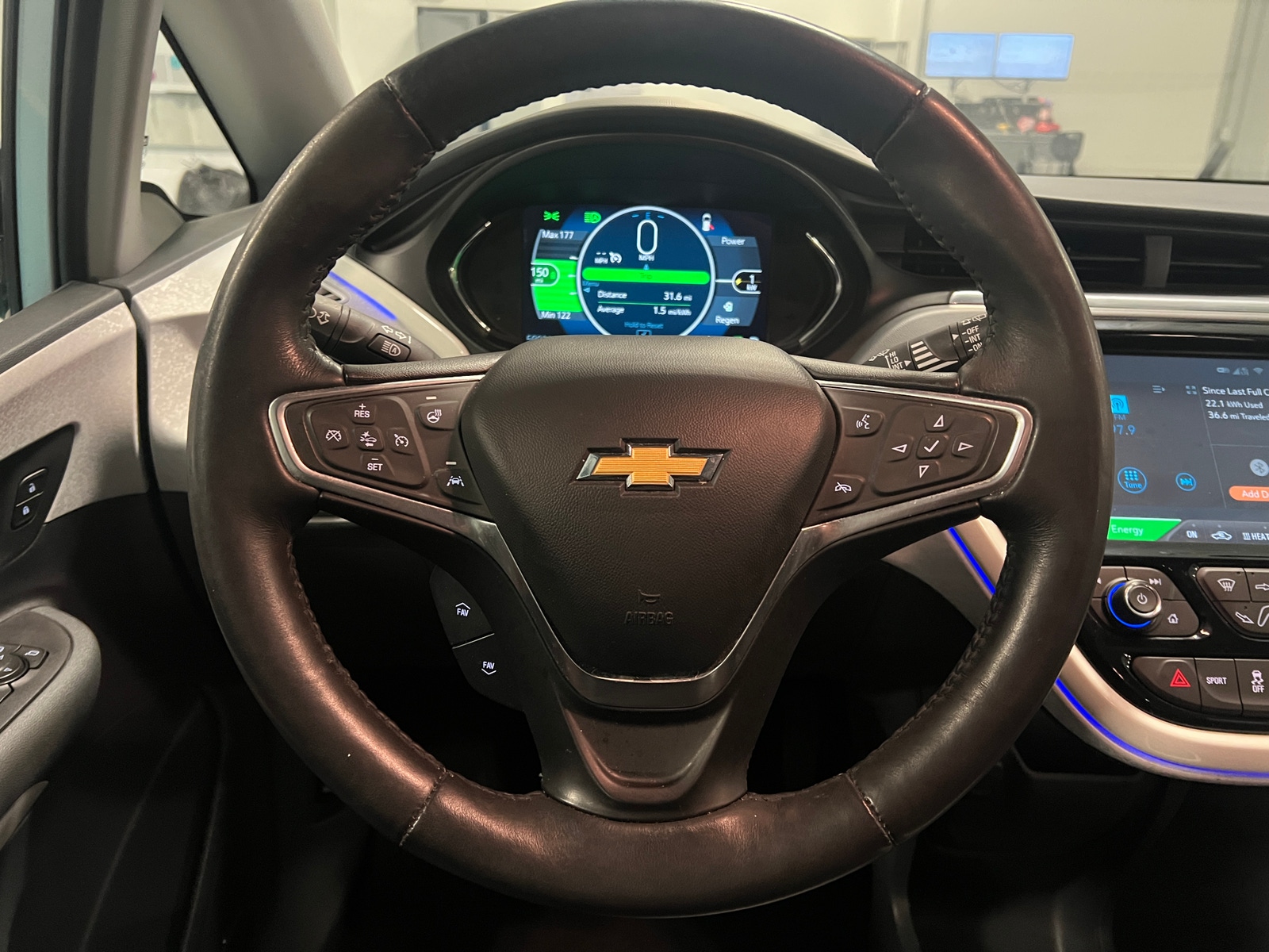 Thumbnail: 2017 Chevrolet Bolt EV - 4