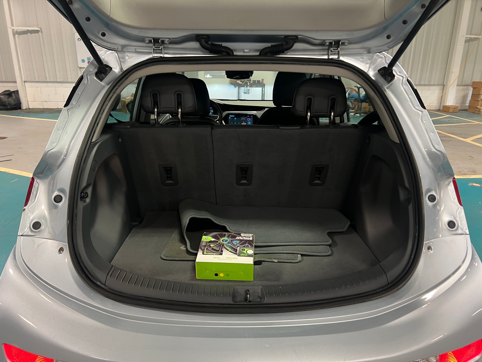 Thumbnail: 2017 Chevrolet Bolt EV - 6