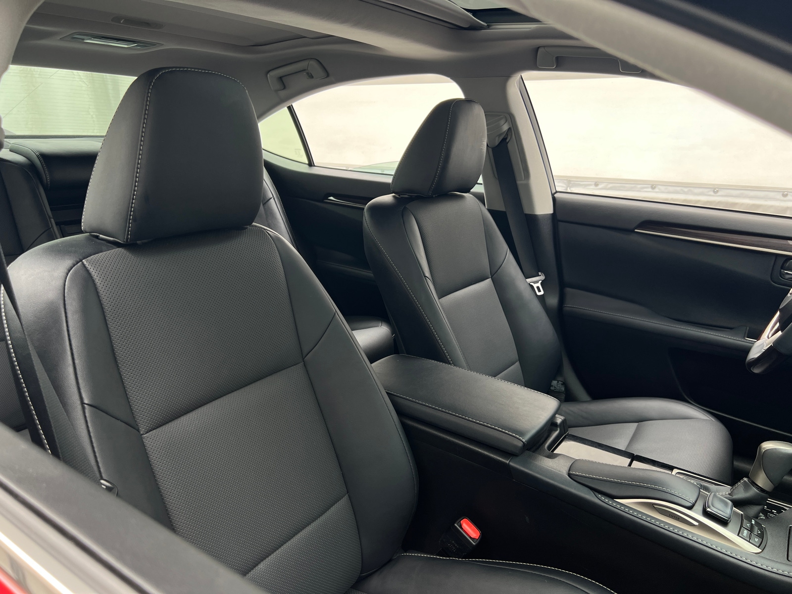 Thumbnail: 2018 Lexus ES - 2