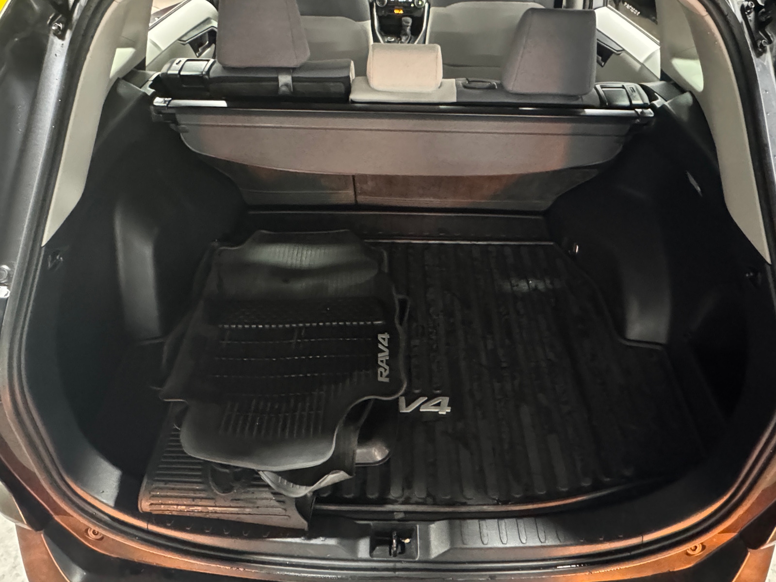 Thumbnail: 2020 Toyota RAV4 - 7