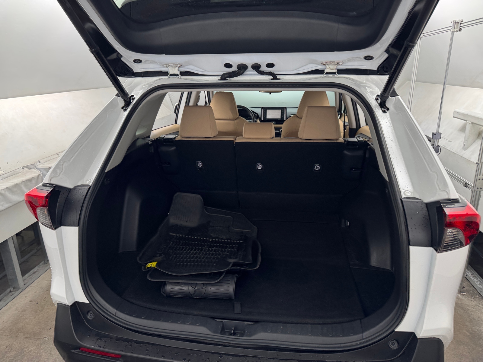 Thumbnail: 2022 Toyota RAV4 - 7