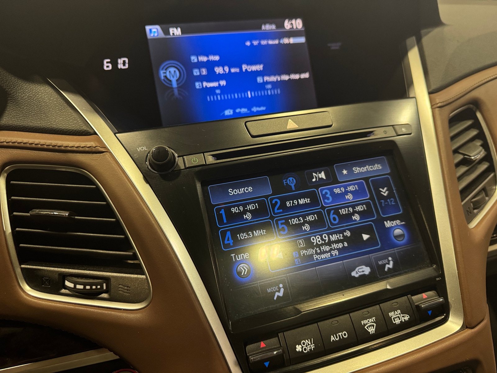 Thumbnail: 2018 Acura RLX - 3