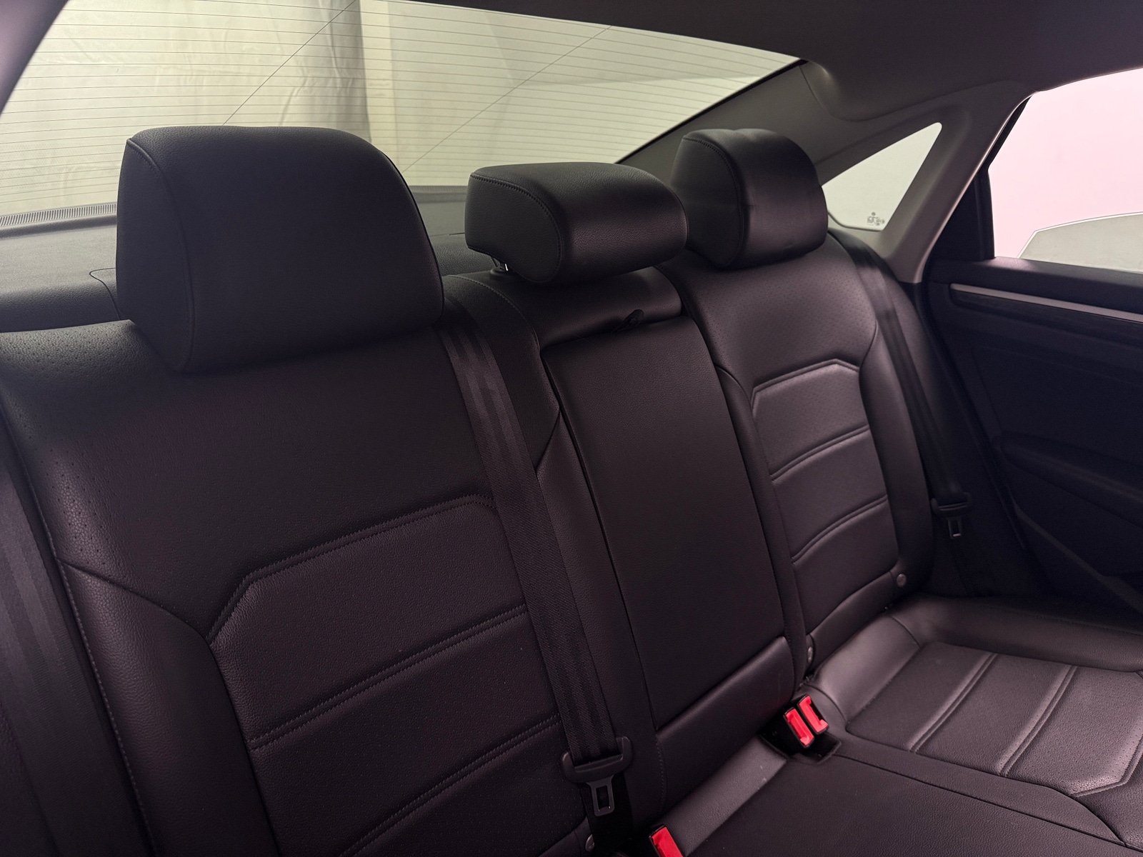 Thumbnail: 2017 Volkswagen Passat - 5