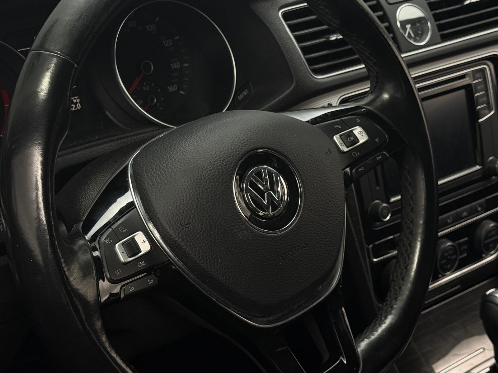 Thumbnail: 2017 Volkswagen Passat - 4