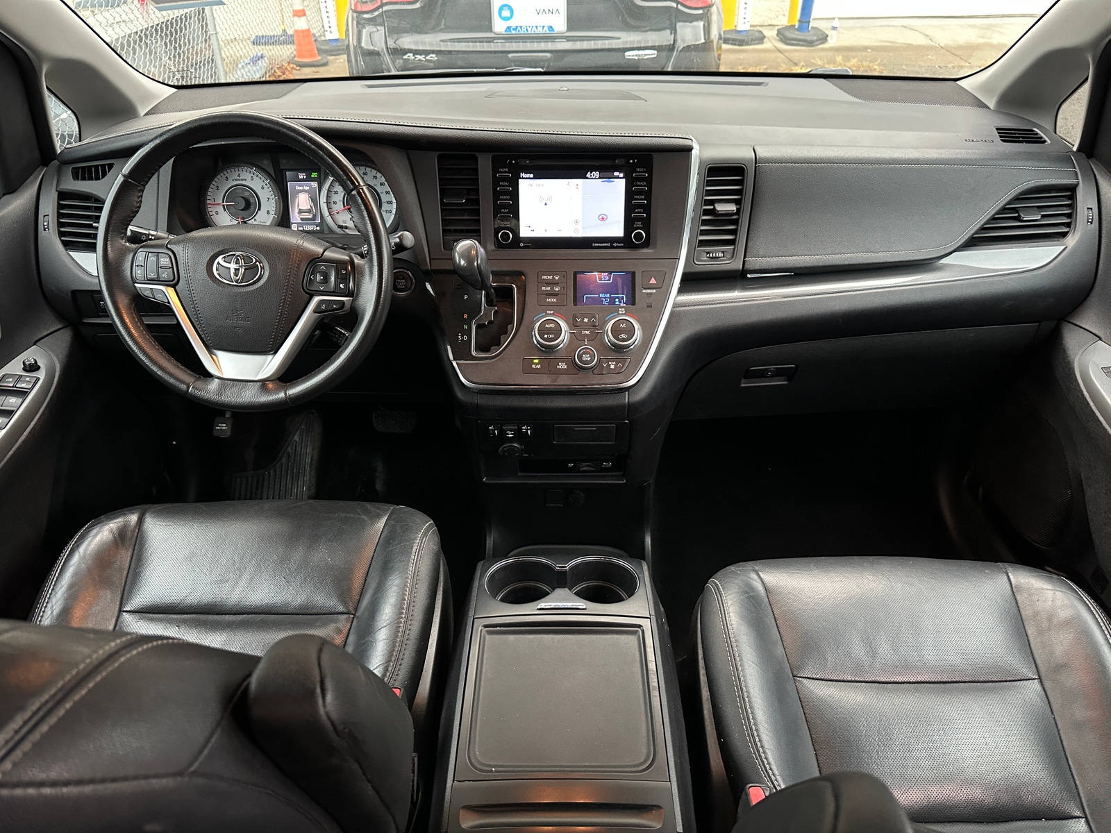 Thumbnail: 2018 Toyota Sienna - 2