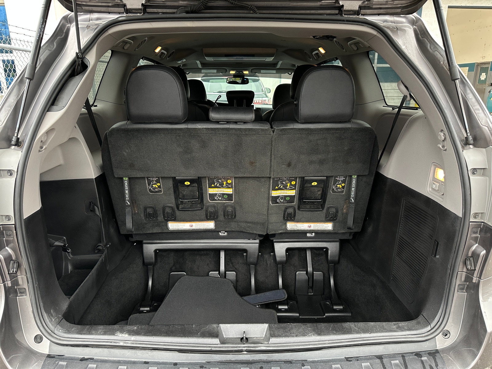 Thumbnail: 2018 Toyota Sienna - 6