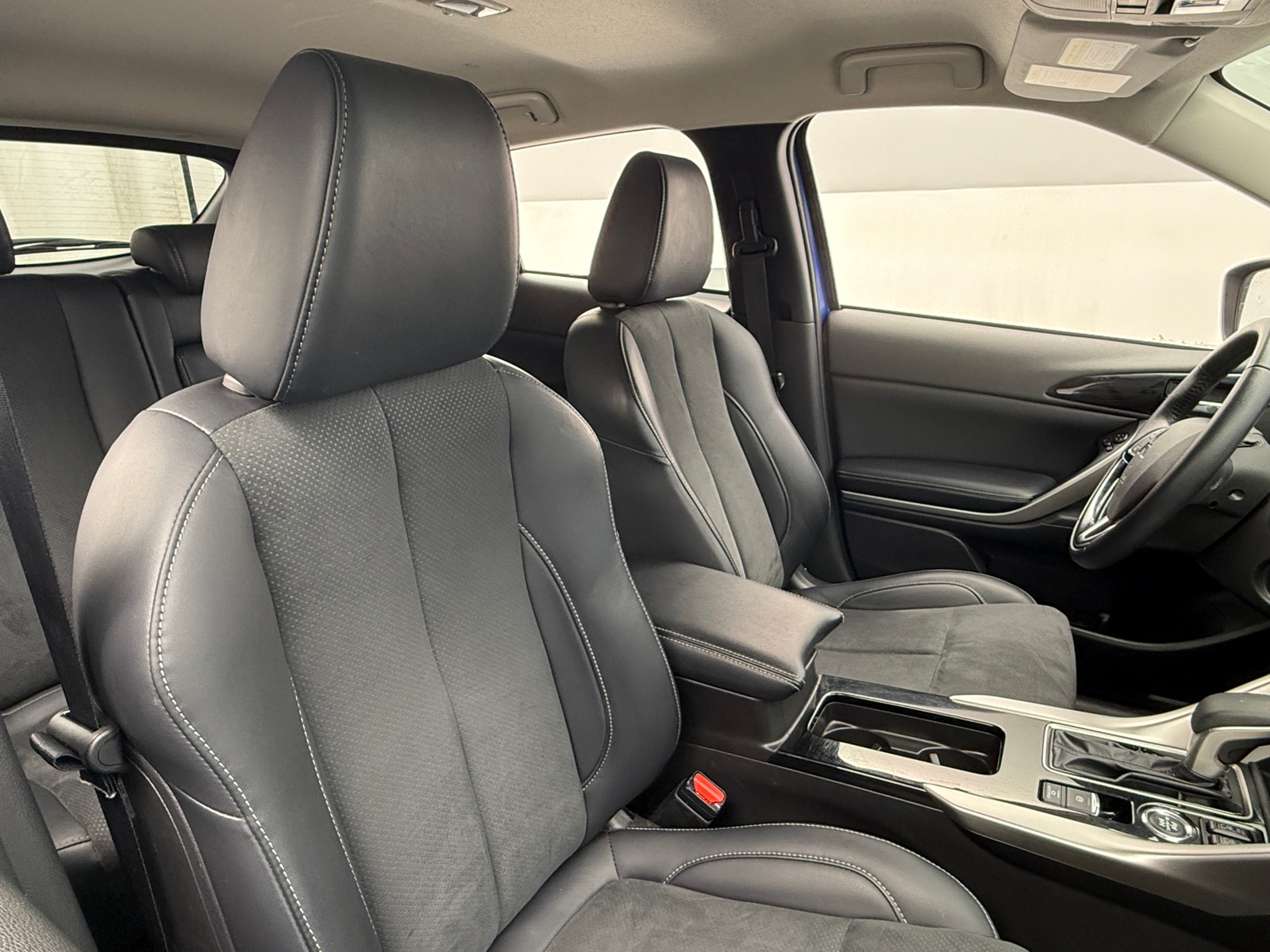 Thumbnail: 2024 Mitsubishi Eclipse Cross - 2