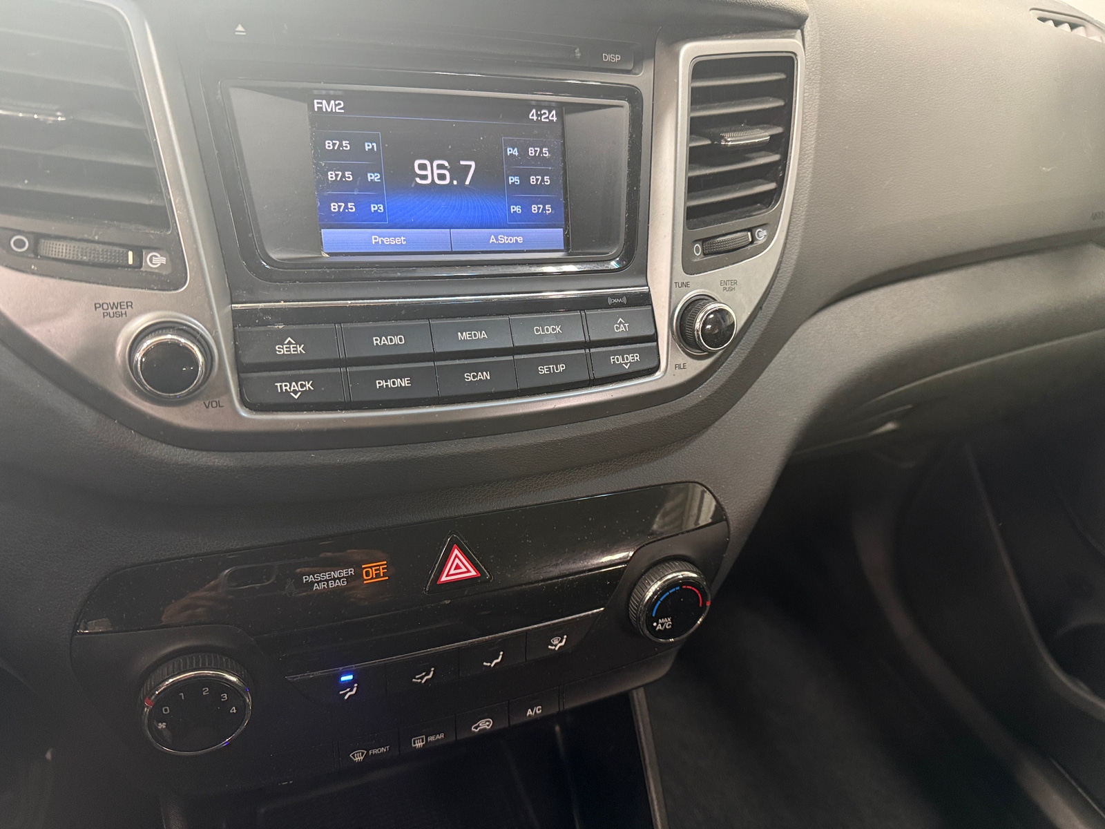 Thumbnail: 2017 Hyundai Tucson - 4