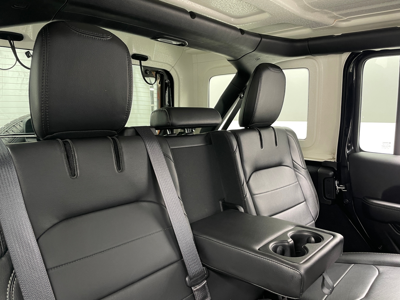 Thumbnail: 2022 Jeep Wrangler - 5