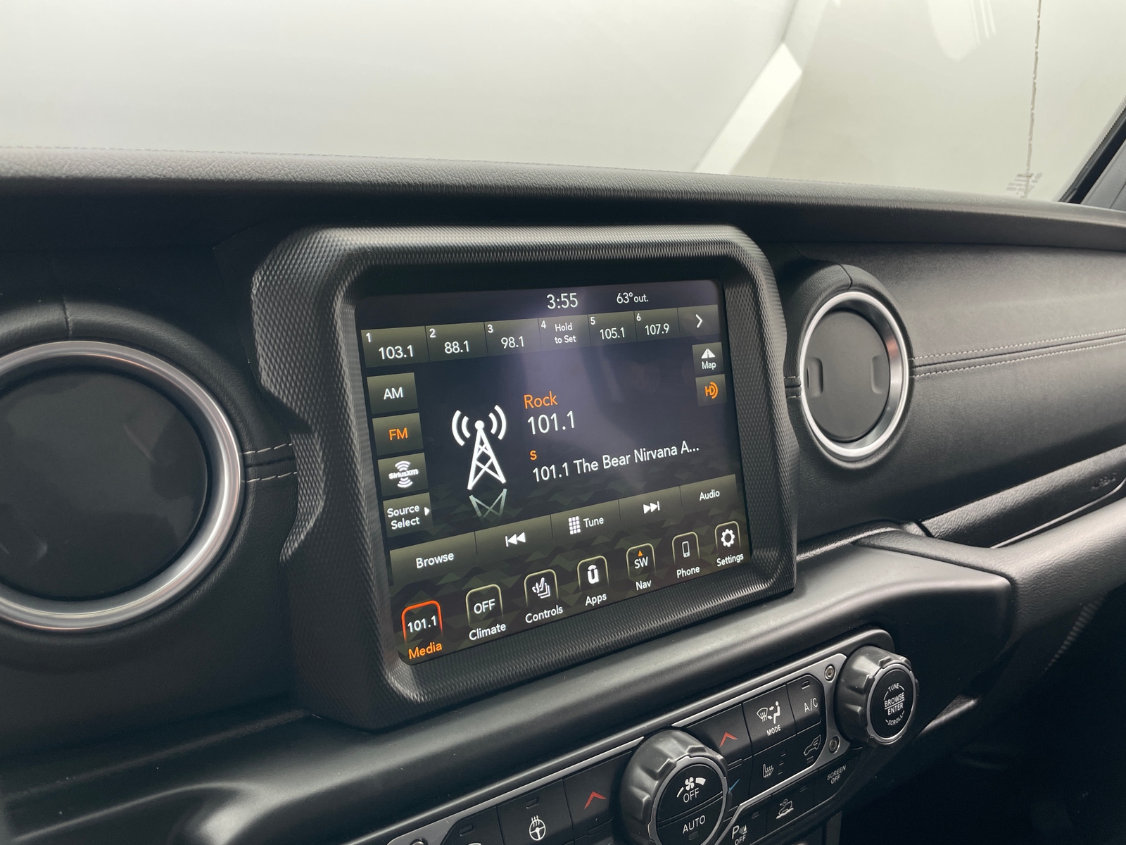 Thumbnail: 2022 Jeep Wrangler - 3