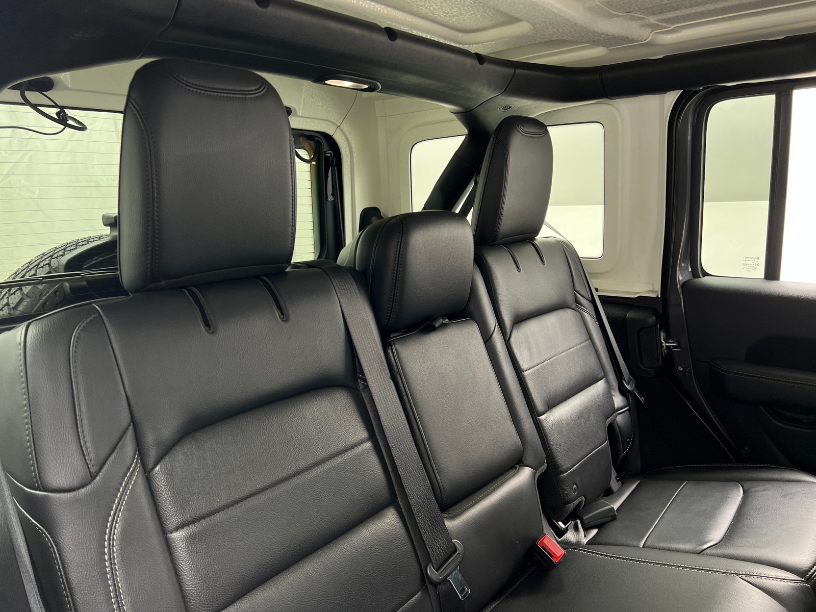 Thumbnail: 2019 Jeep Wrangler - 5