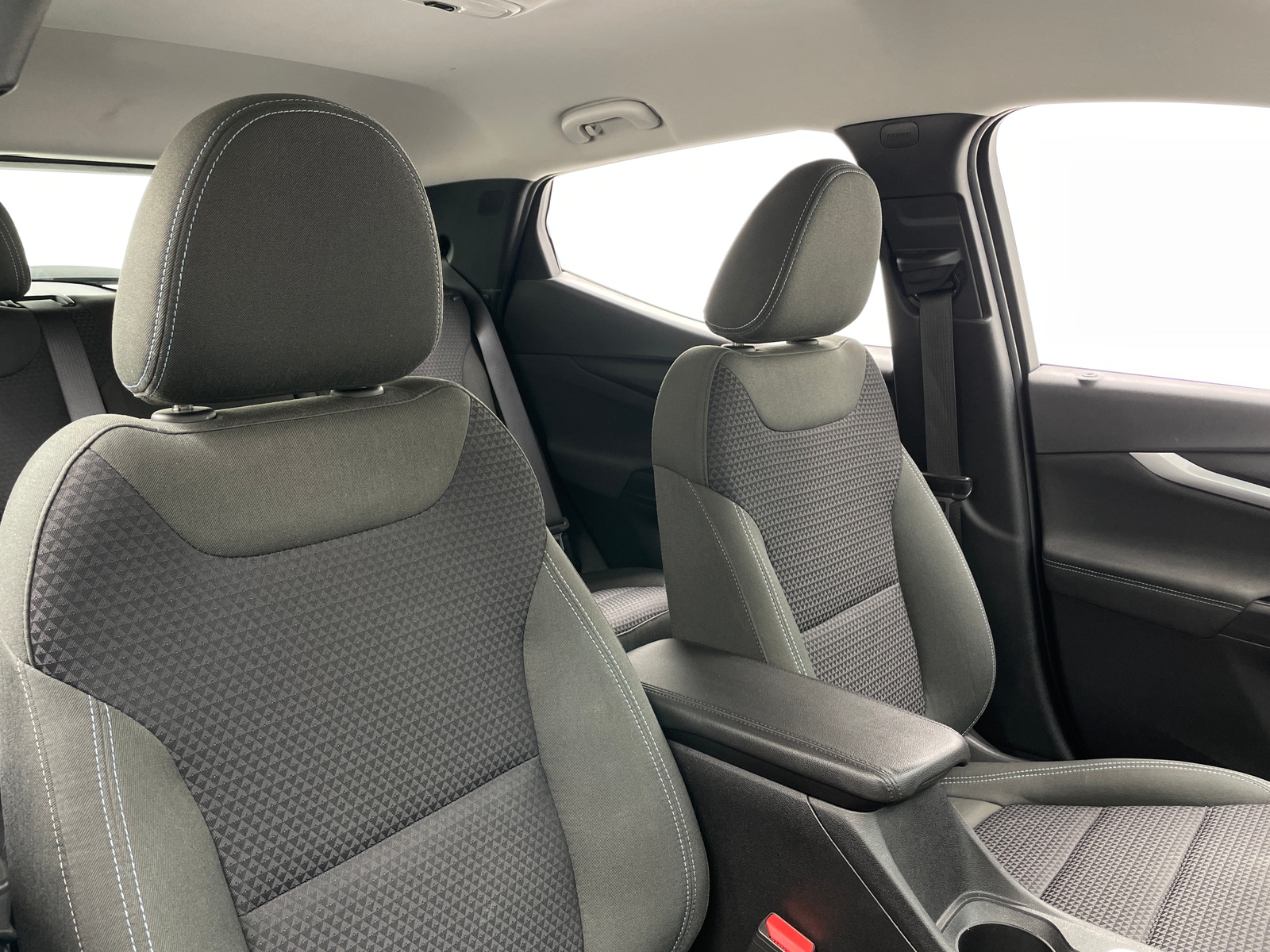 Thumbnail: 2023 Chevrolet Bolt EUV - 2