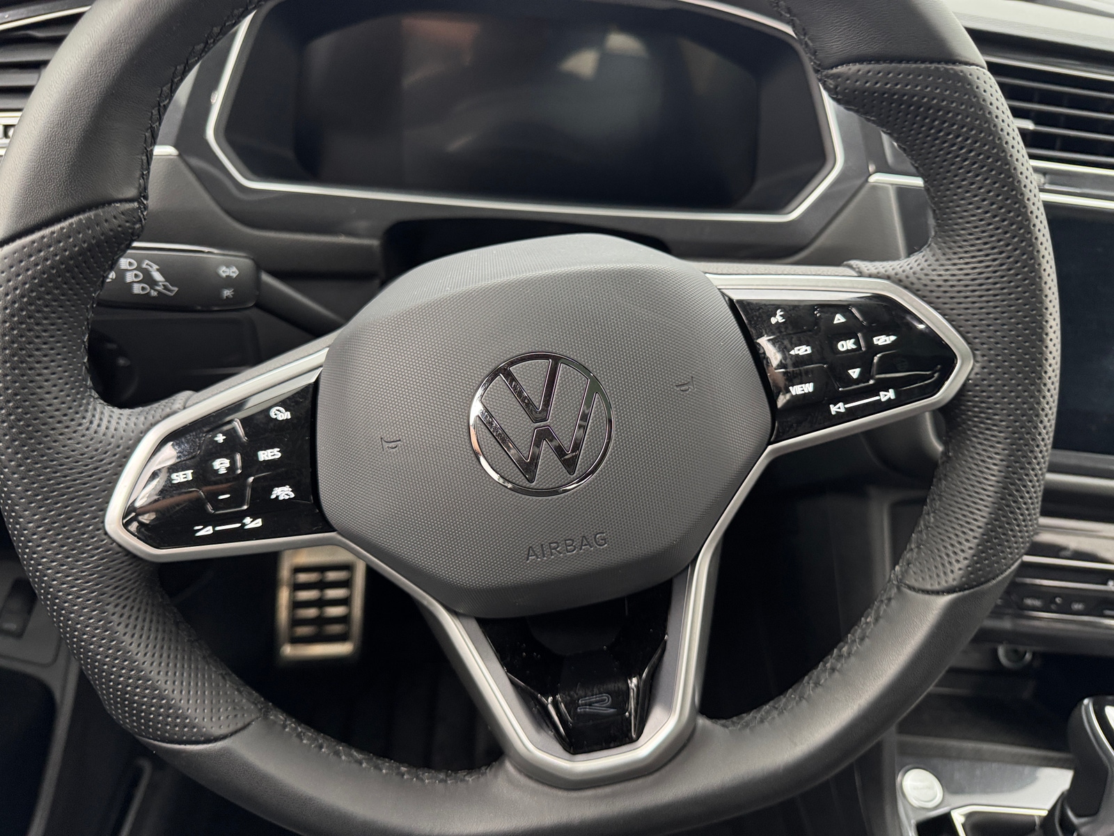 Thumbnail: 2024 Volkswagen Tiguan - 4