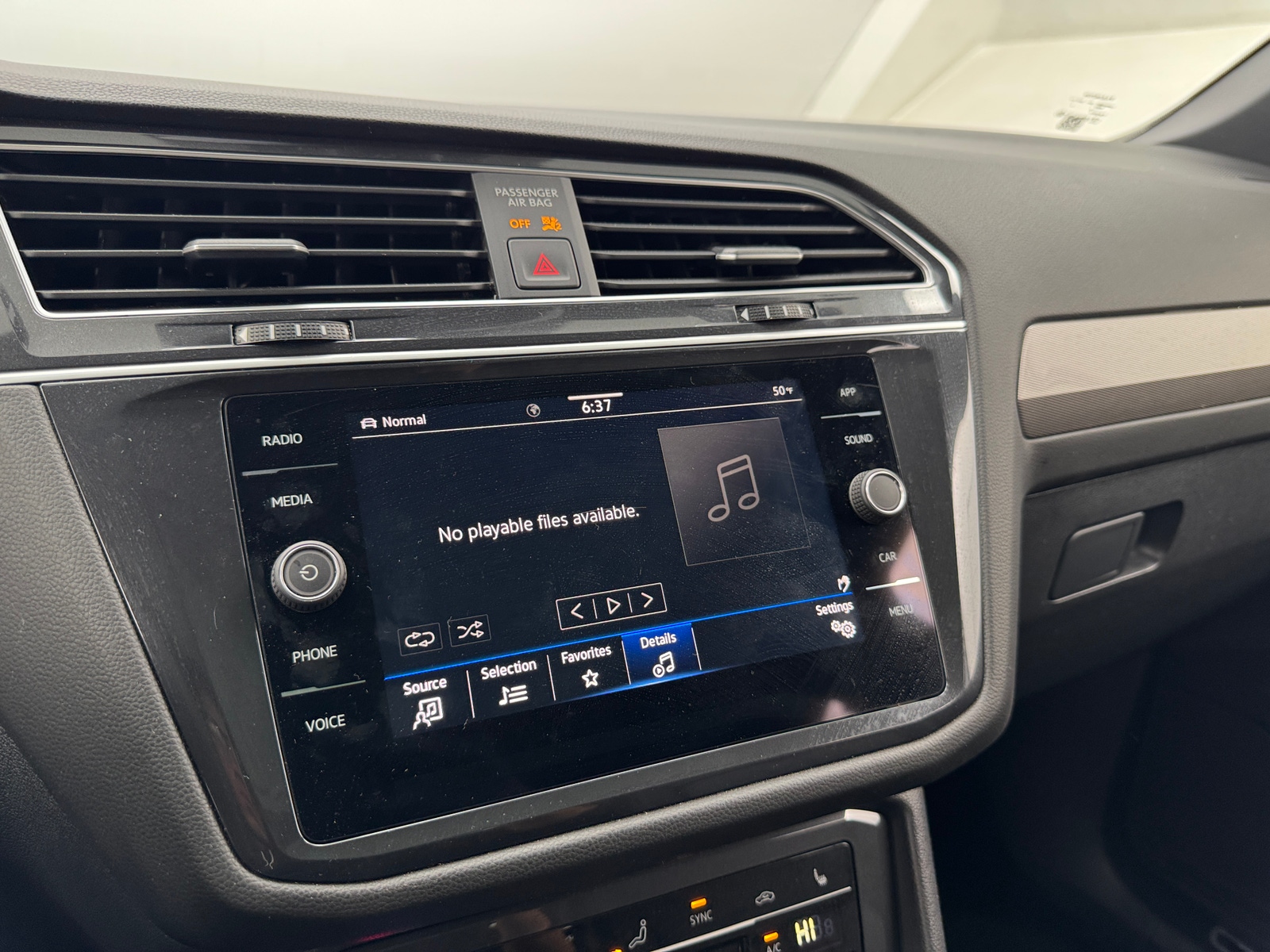 Thumbnail: 2024 Volkswagen Tiguan - 3