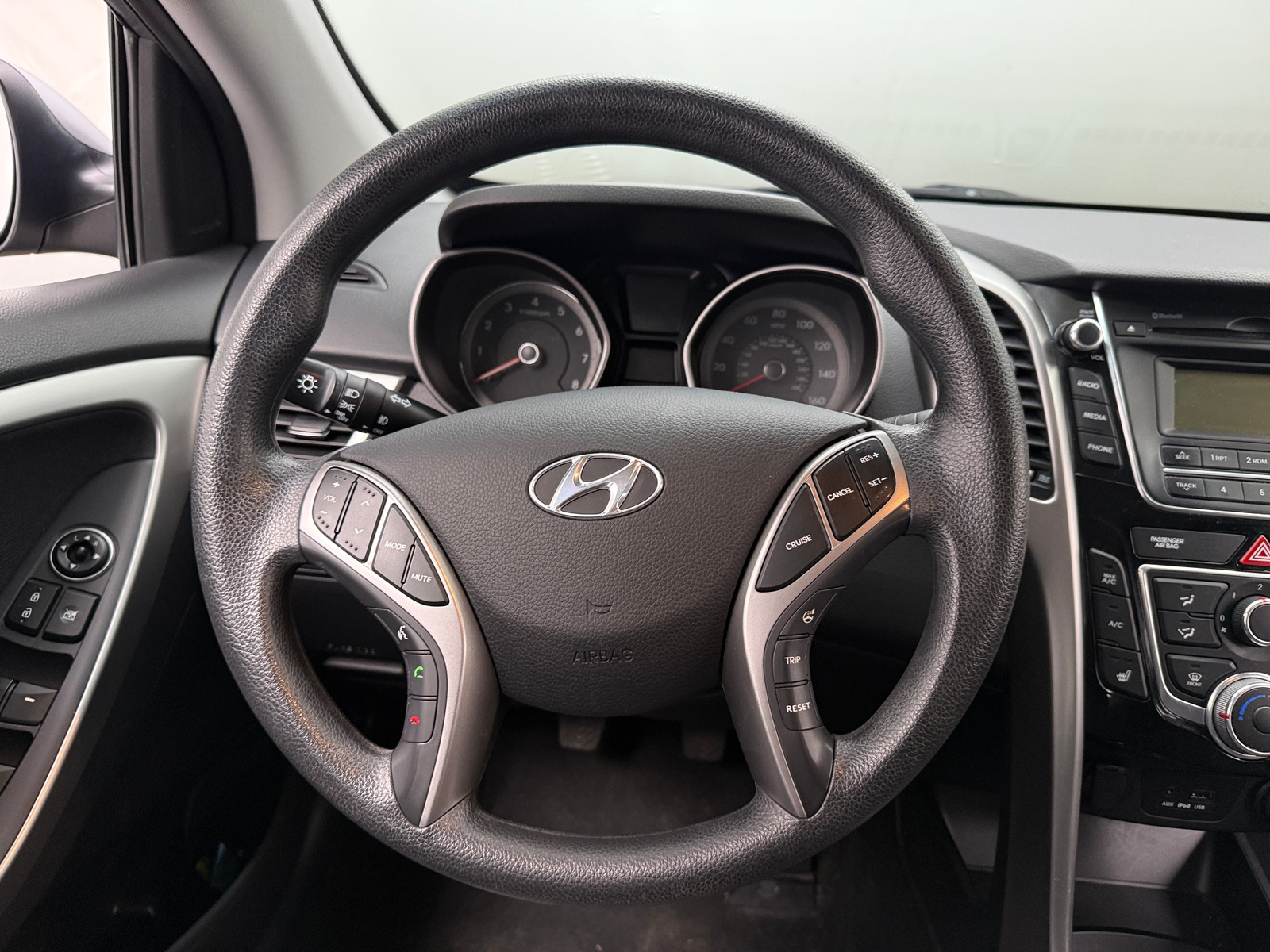 Thumbnail: 2013 Hyundai Elantra - 5