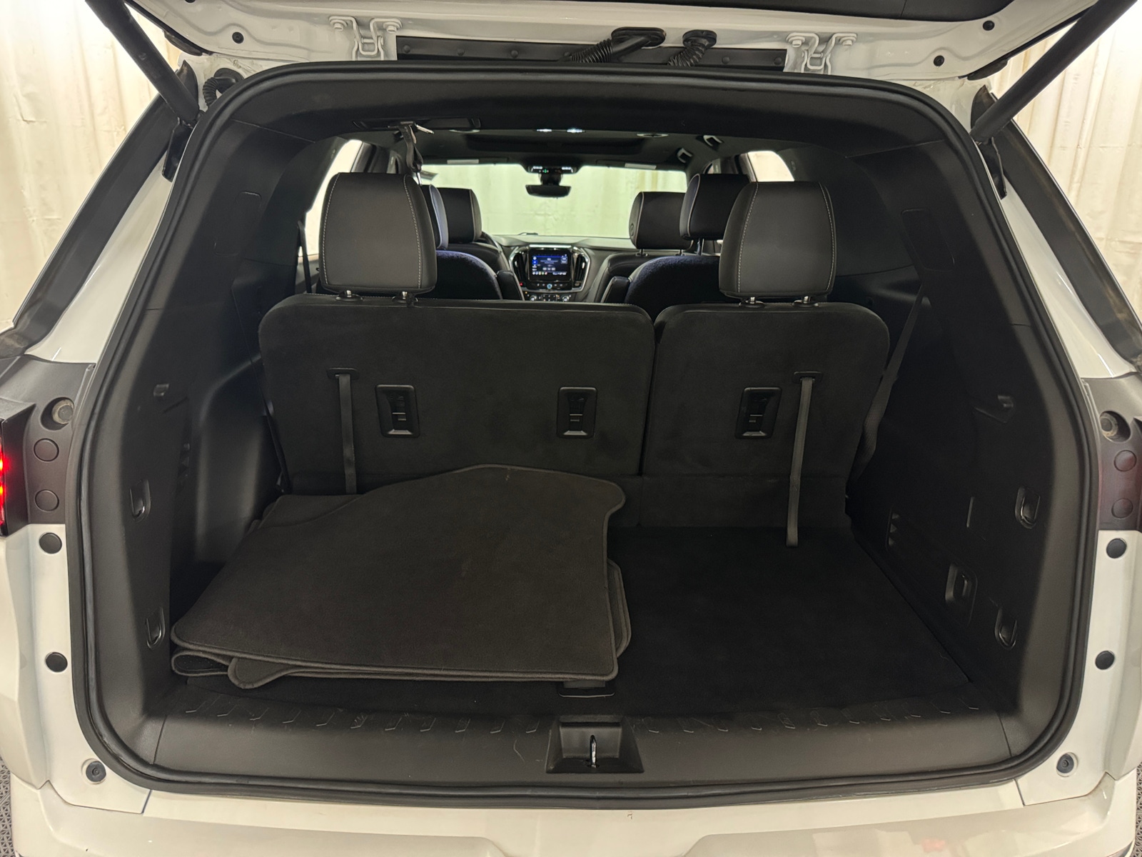 Thumbnail: 2022 Chevrolet Traverse - 6